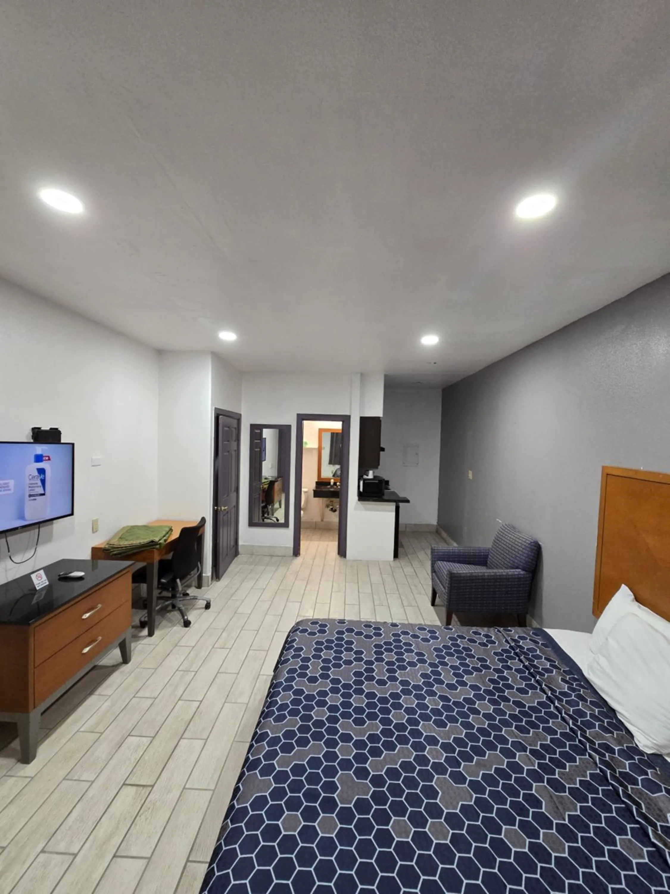 Photo of the whole room, Bed in Executive Inn Laguna Vista