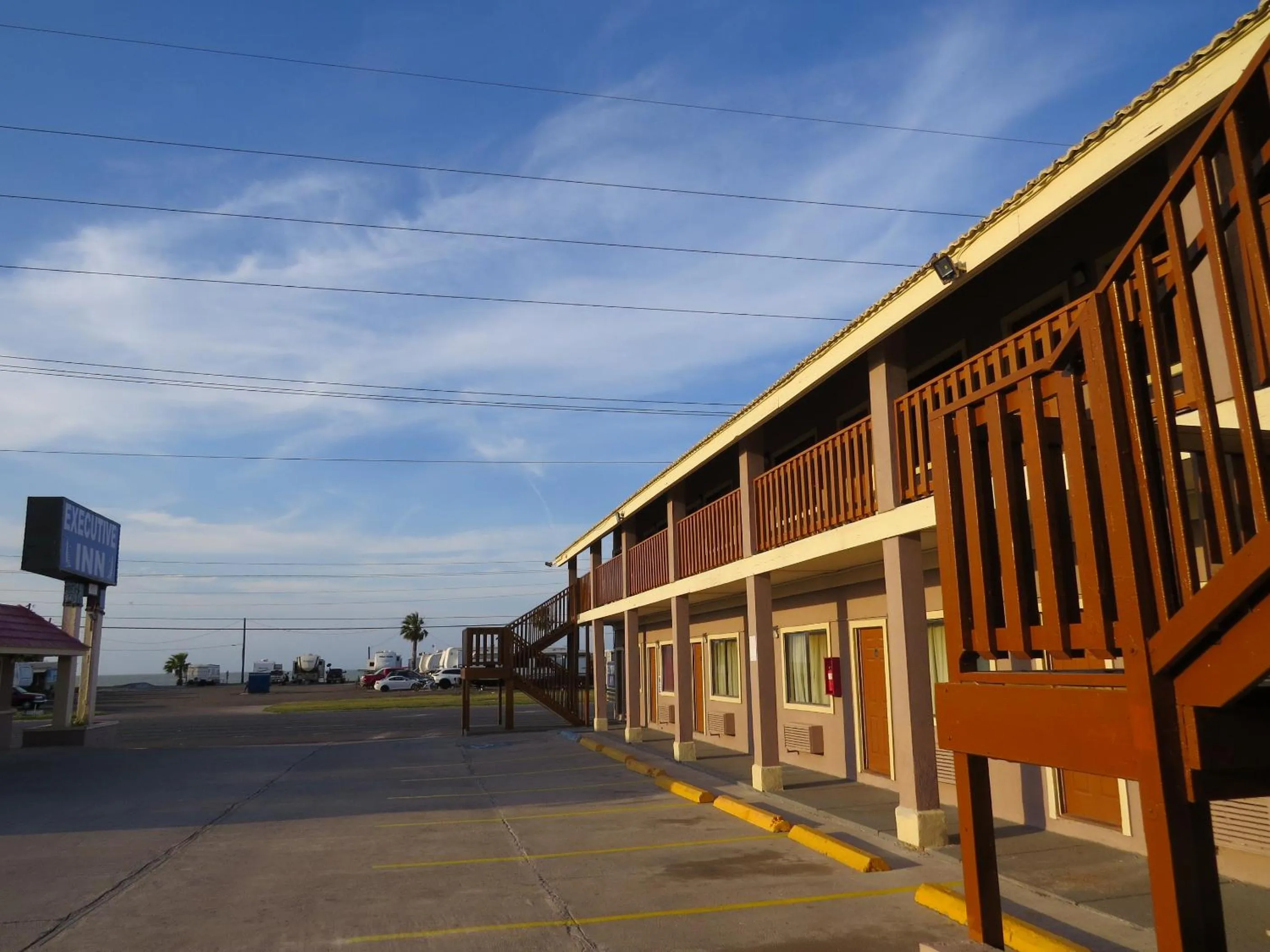 Property building in Executive Inn Laguna Vista