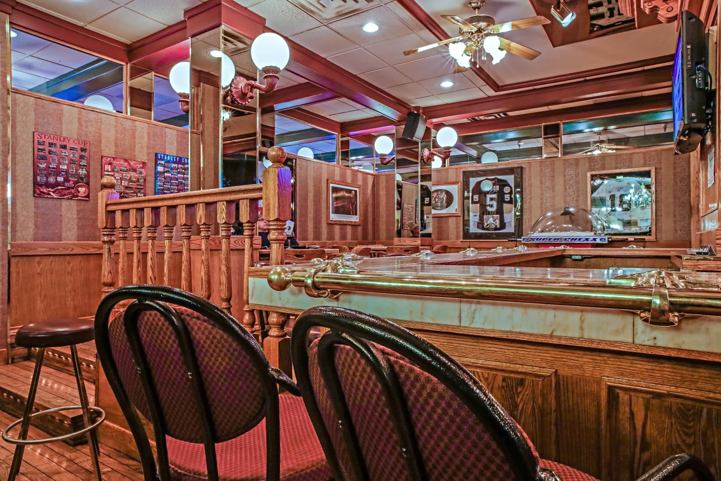 Restaurant/places to eat in Athabasca Hotel