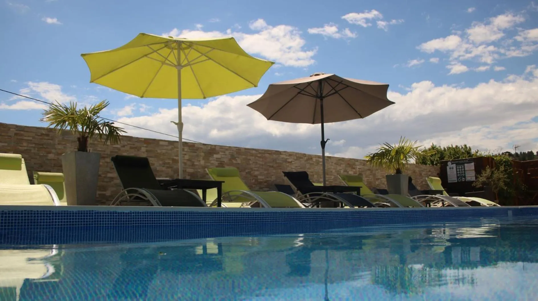 Solarium in Hôtel Le Mas Des Amandiers