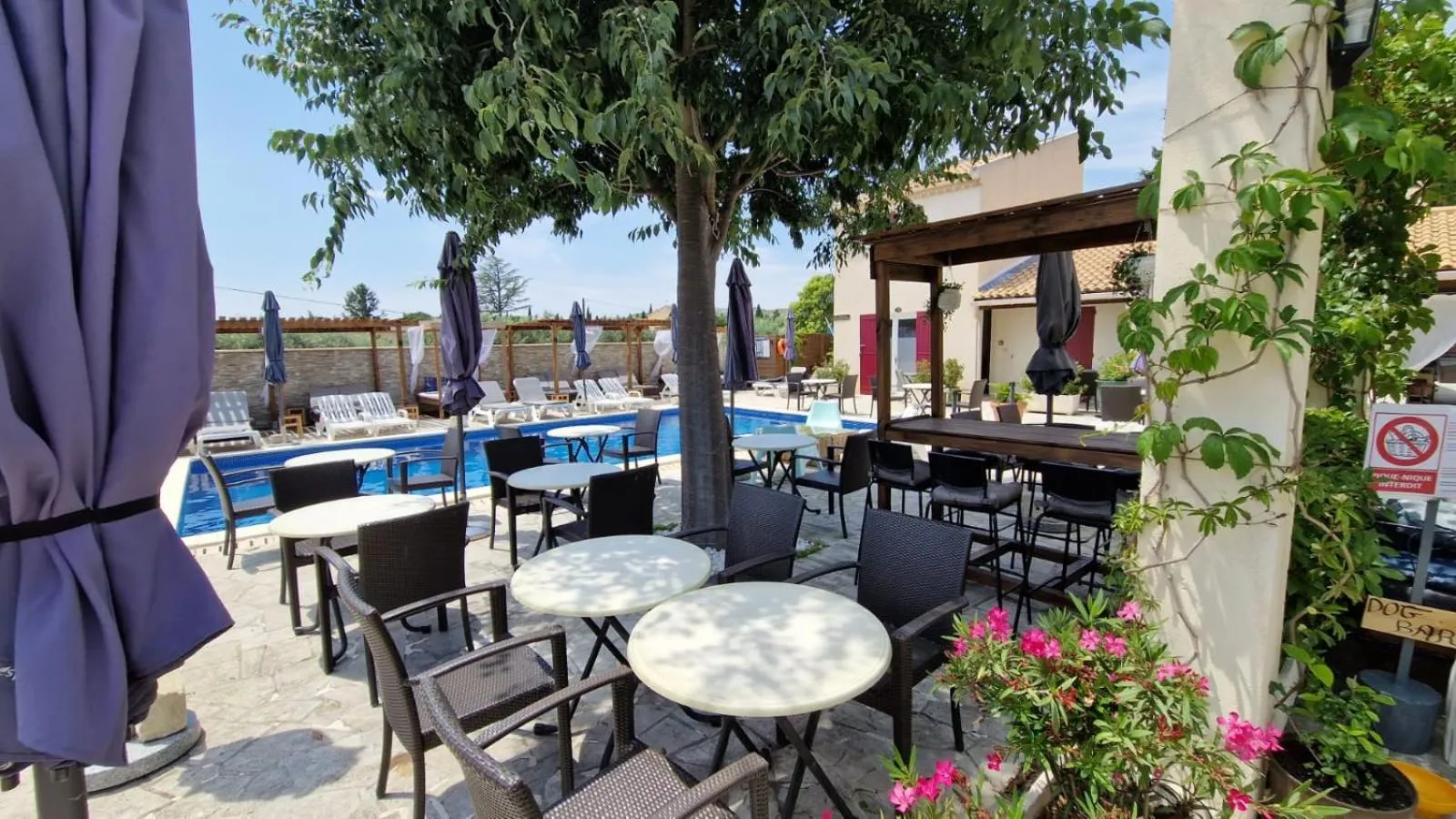 Balcony/Terrace in Hôtel Le Mas Des Amandiers