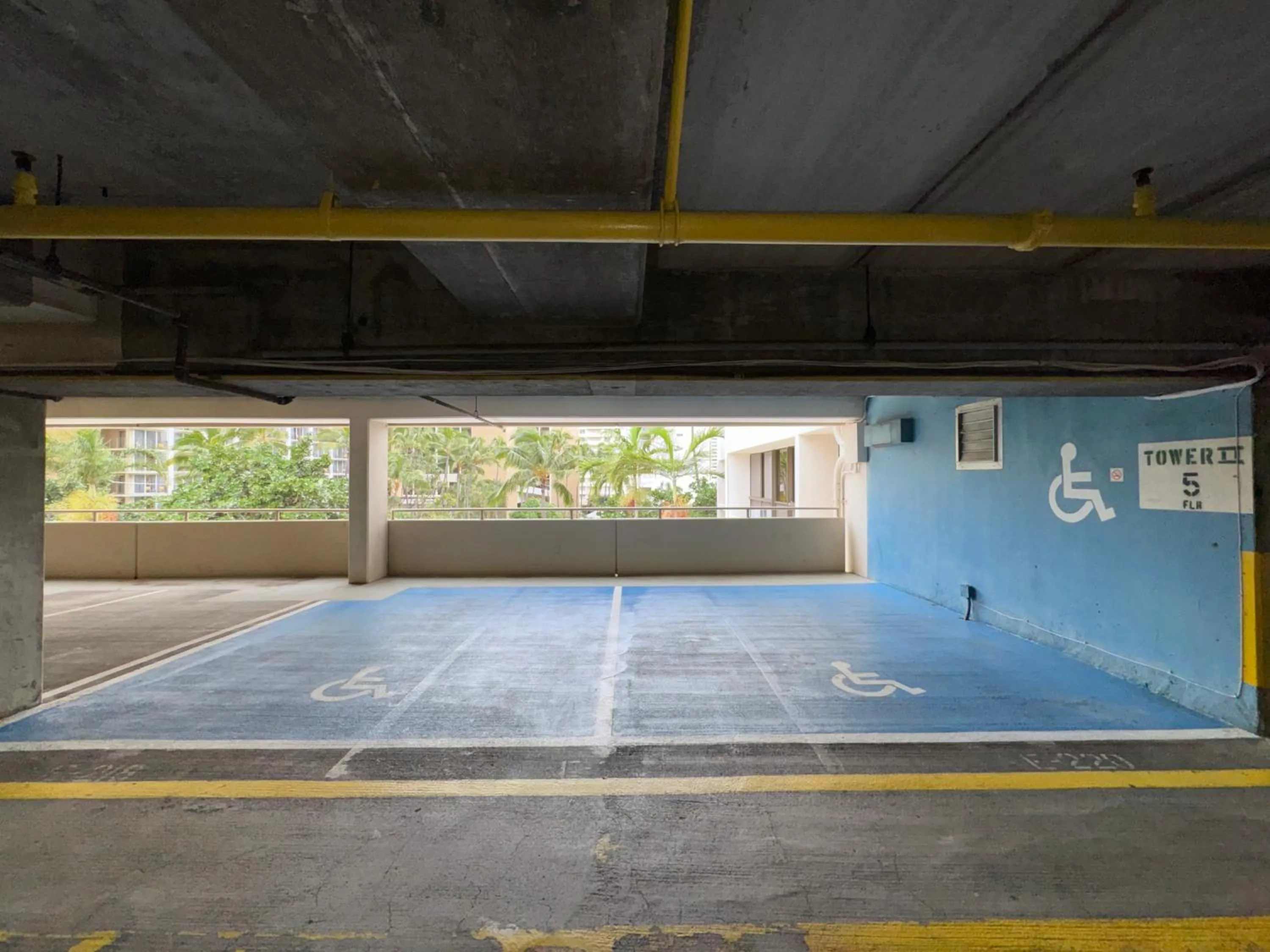 Facility for disabled guests in Diamond Head & Ocean View Gem Near Waikiki Beach, Parking's On Us