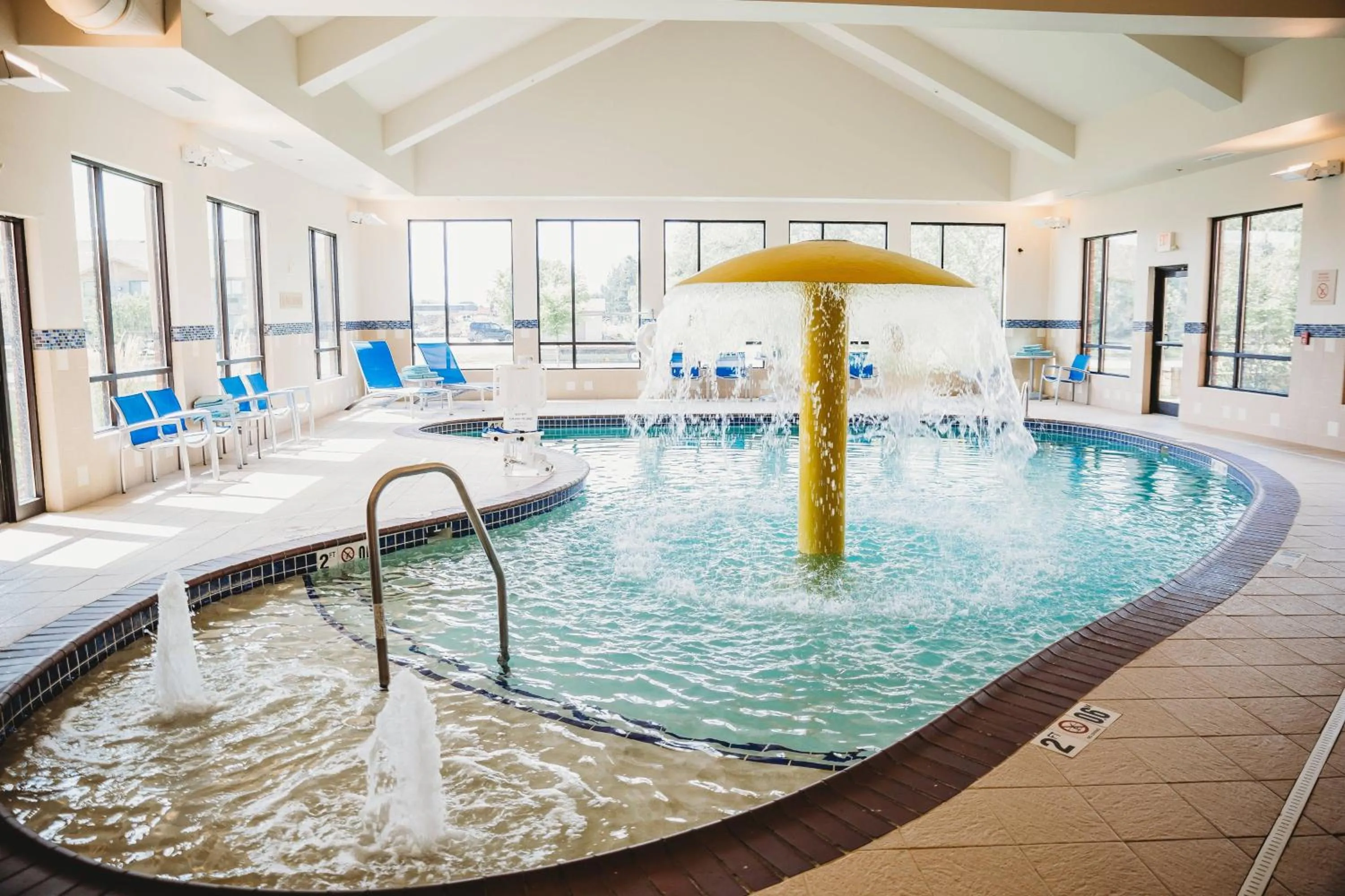 Swimming pool in TownePlace Suites by Marriott Aberdeen