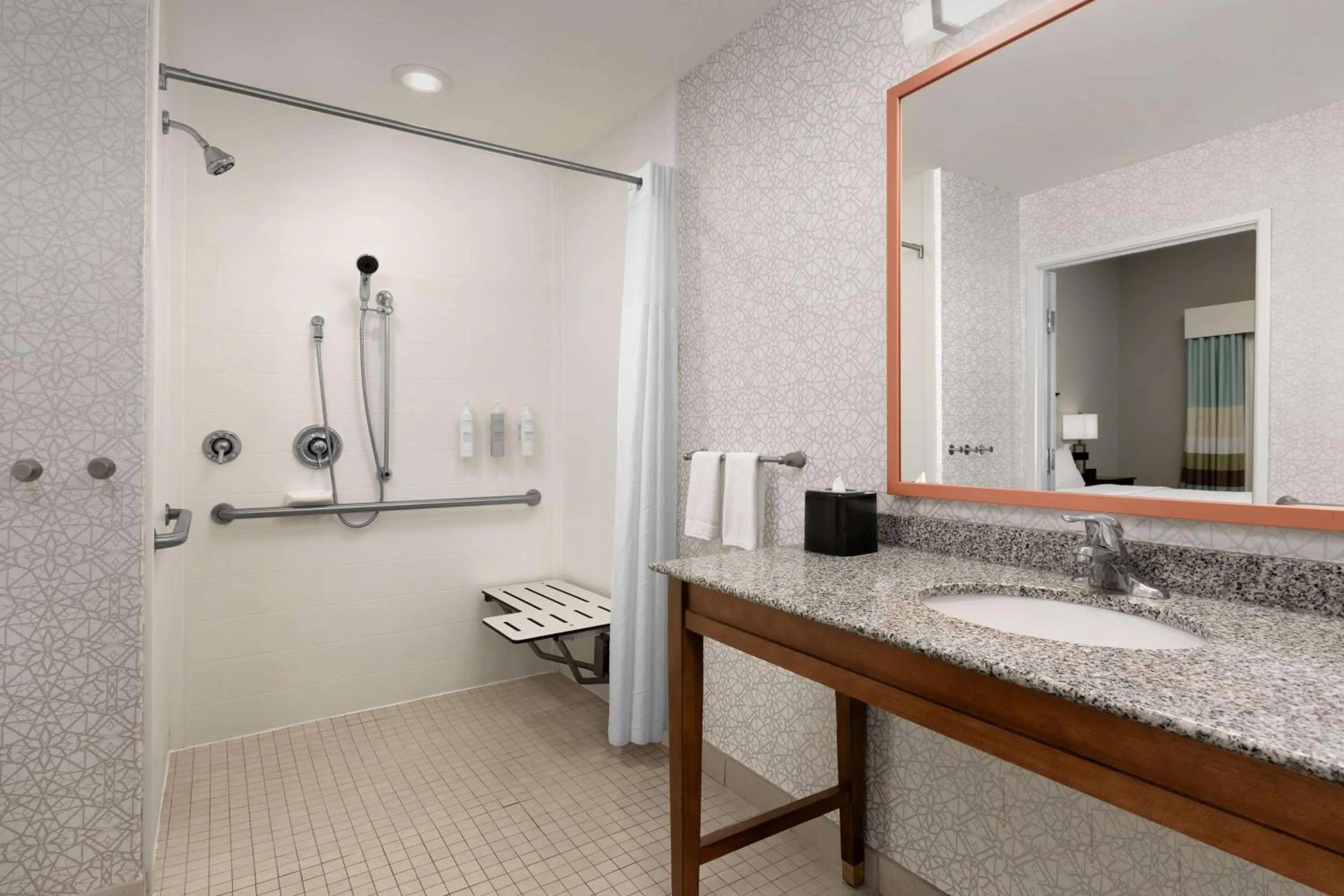 Bathroom in Hampton Inn & Suites Huntsville Research Park Area