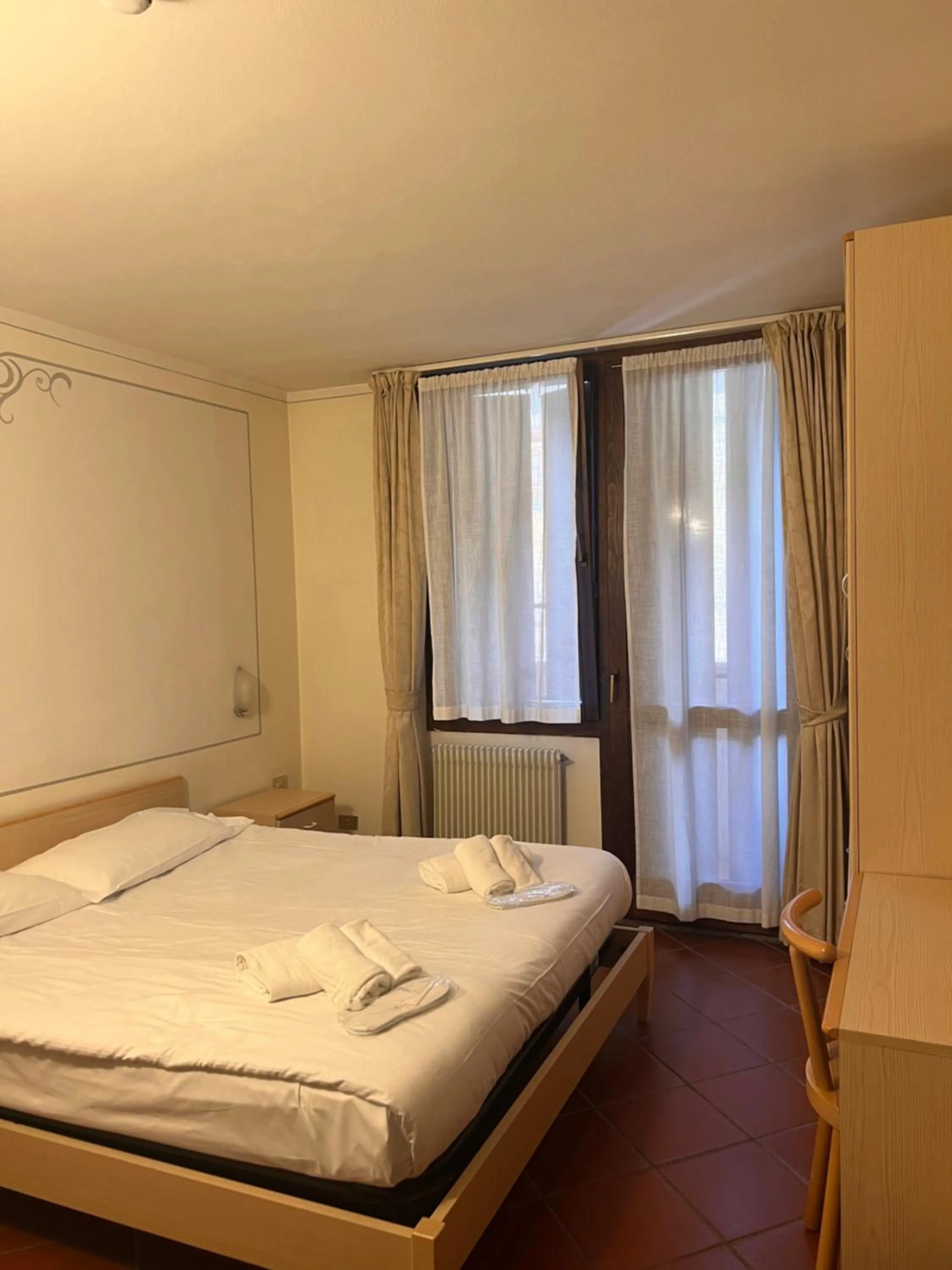 Hotel De la Ville