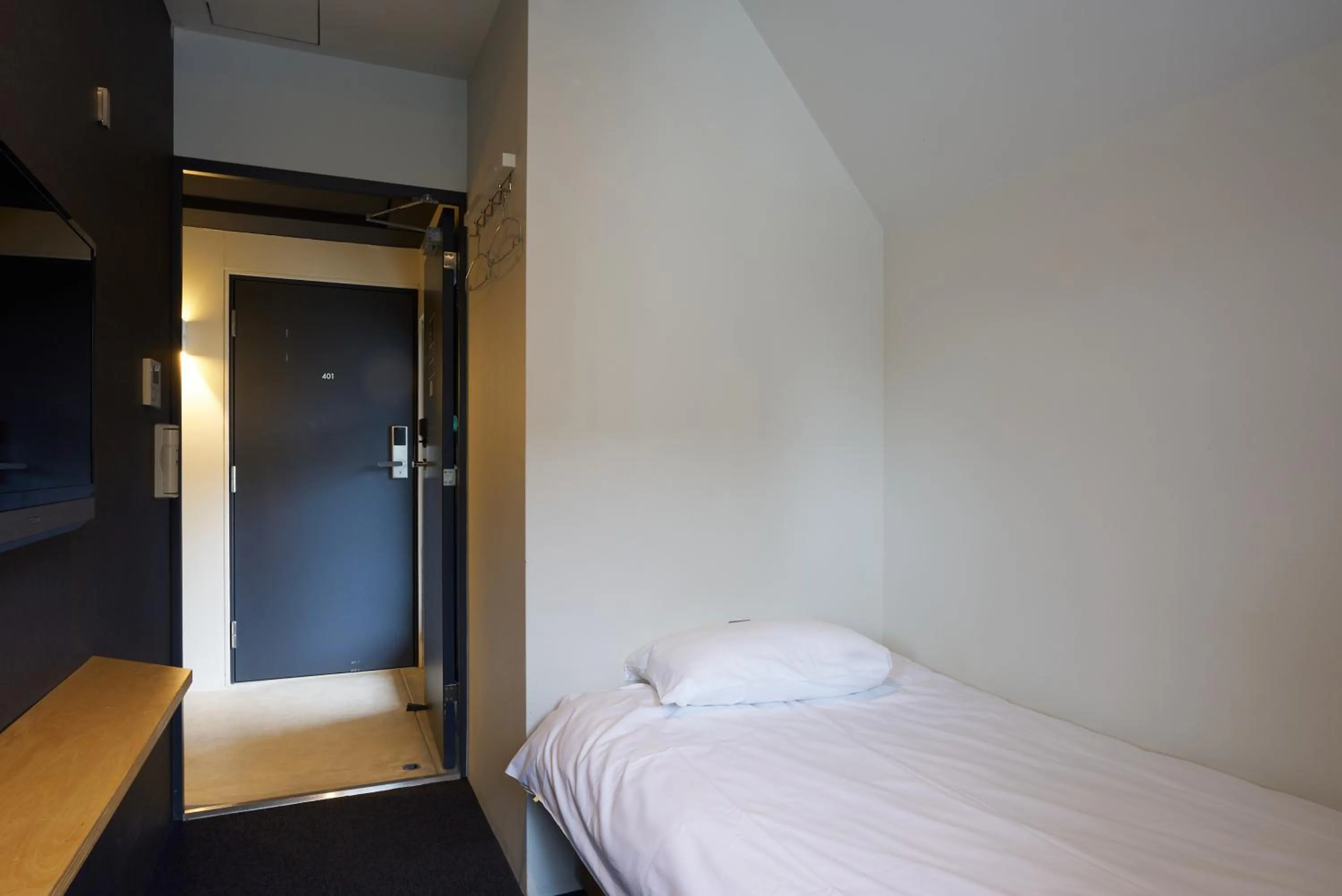 Photo of the whole room, Bed in Piece Hostel Kyoto