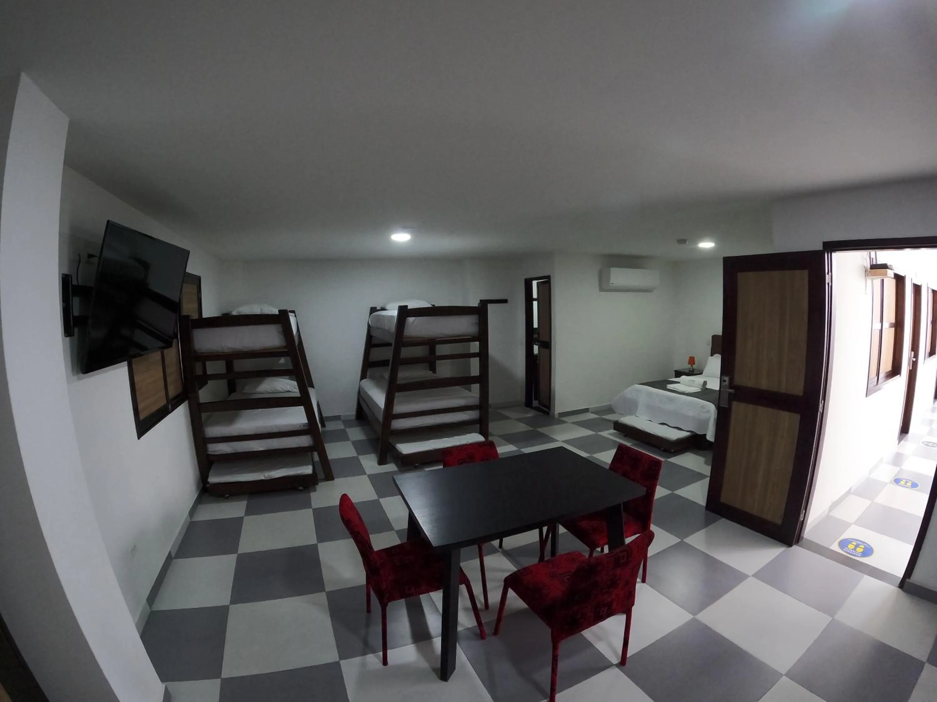 TV and multimedia in Hotel El Olimpo