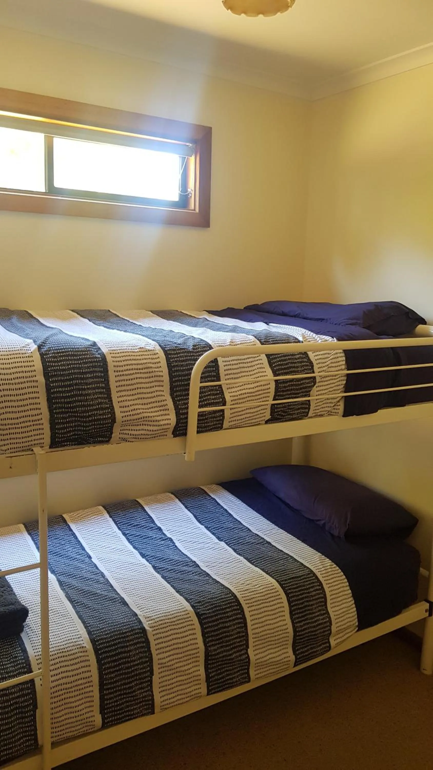 bunk bed, Bed in Parndana Hotel Cabins