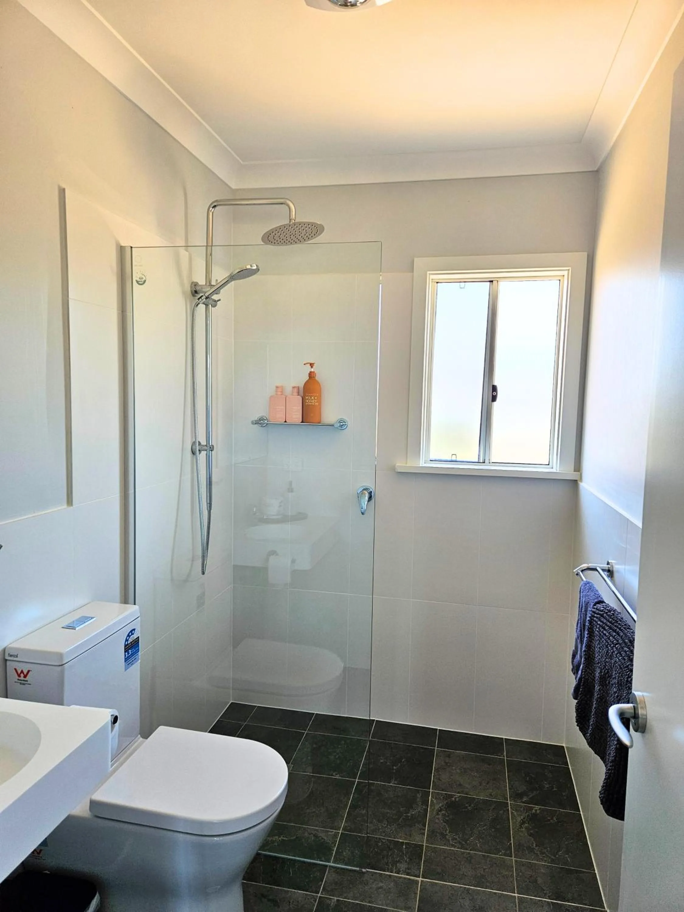 Parndana Hotel Cabins