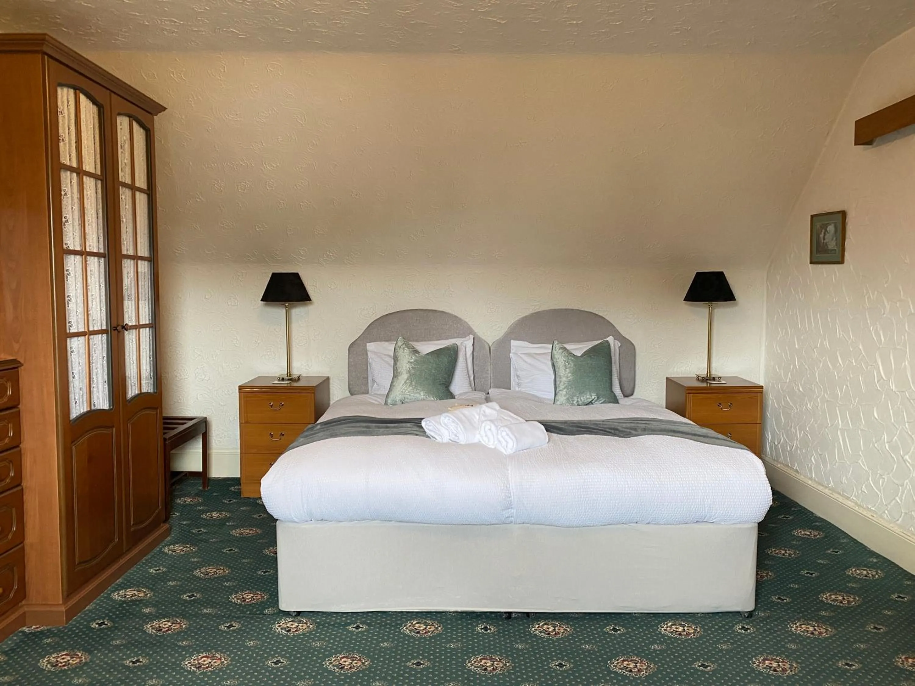 Bed in Garden Park Guest House