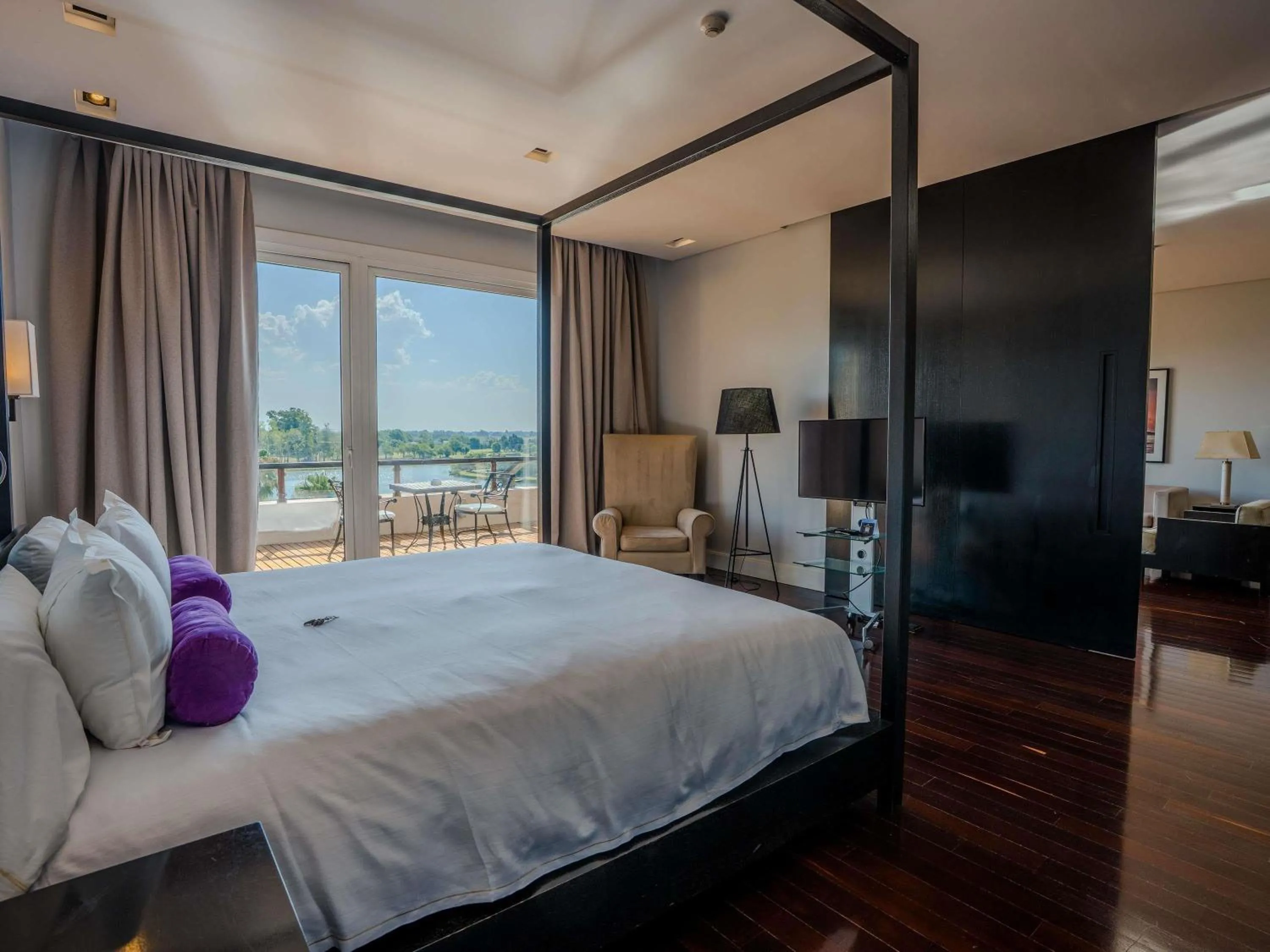 Bedroom, Bed in Sofitel La Reserva Cardales