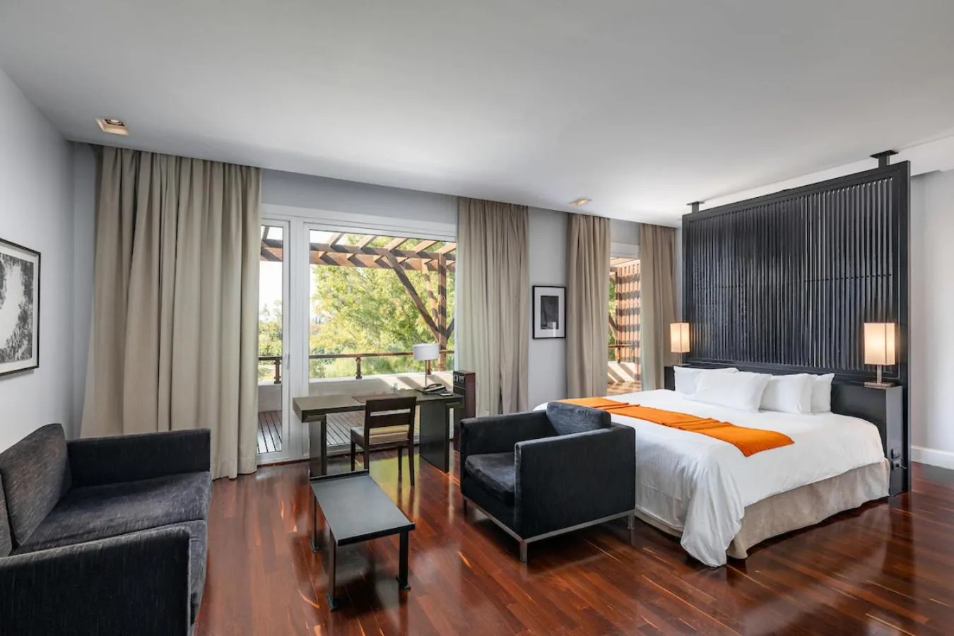 Bed in Sofitel La Reserva Cardales