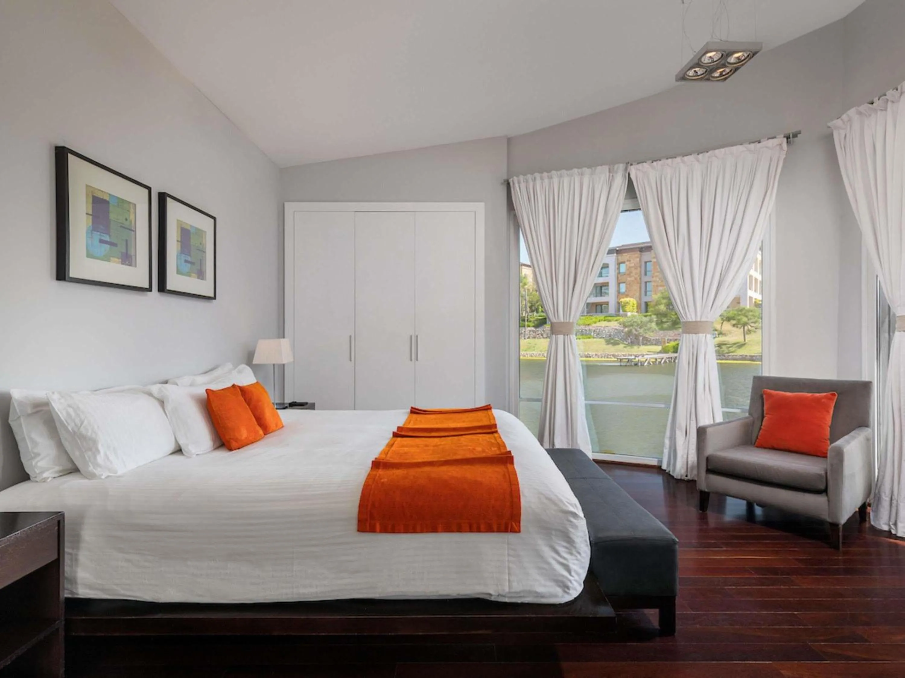 Bedroom, Bed in Sofitel La Reserva Cardales