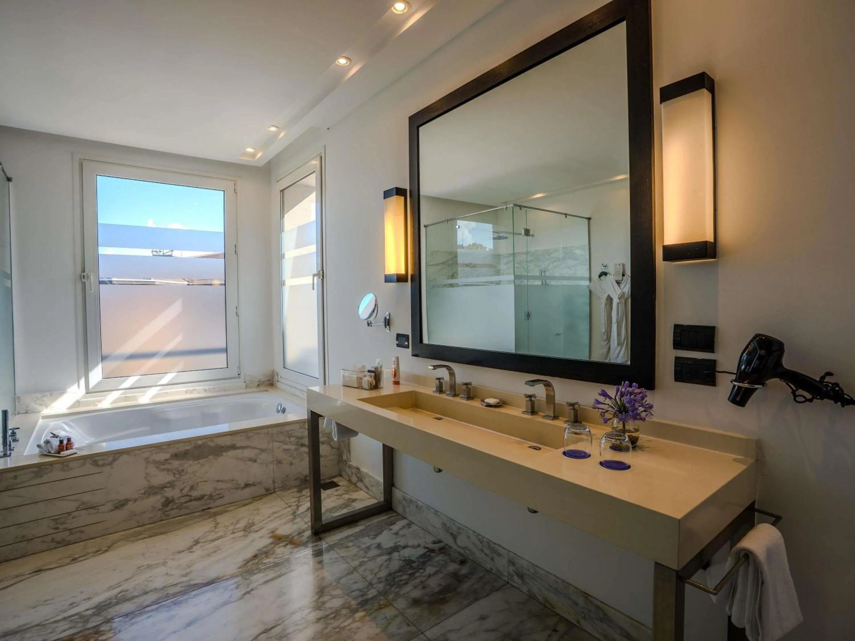 Photo of the whole room in Sofitel La Reserva Cardales