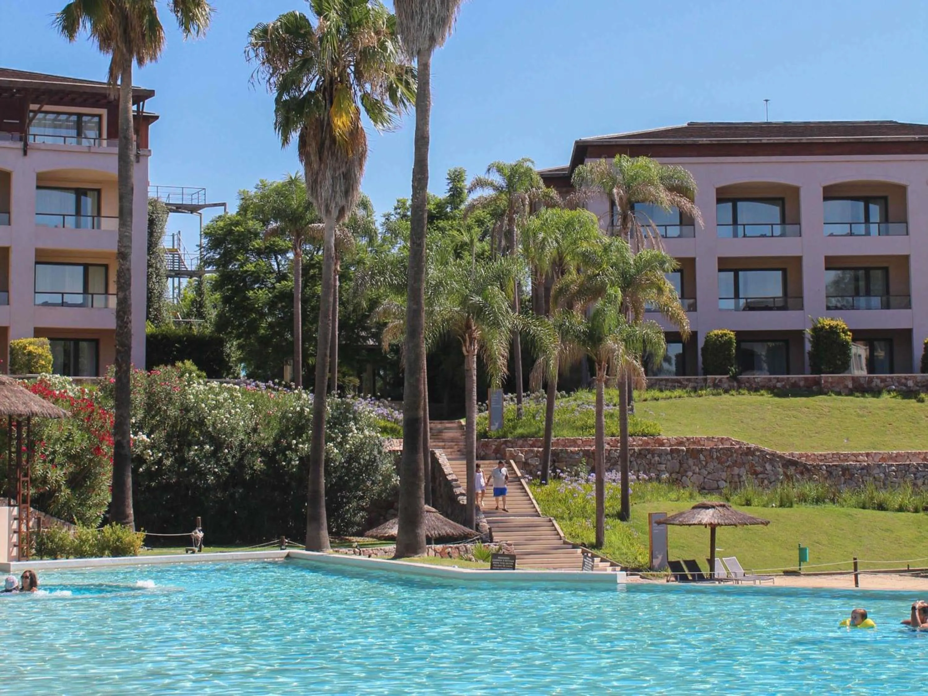 Lounge or bar in Sofitel La Reserva Cardales