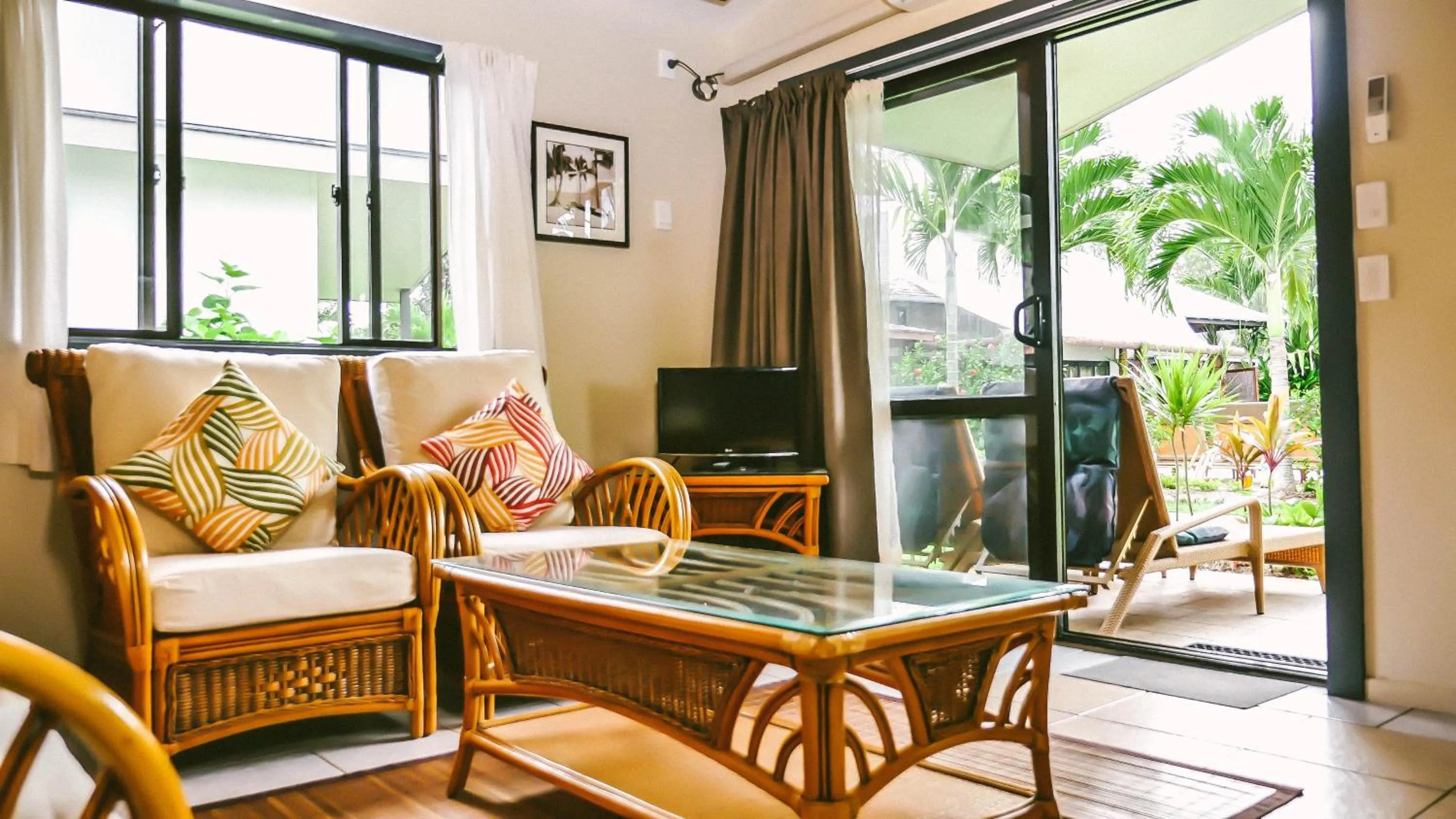 Coffee/tea facilities in Muri Beach Resort