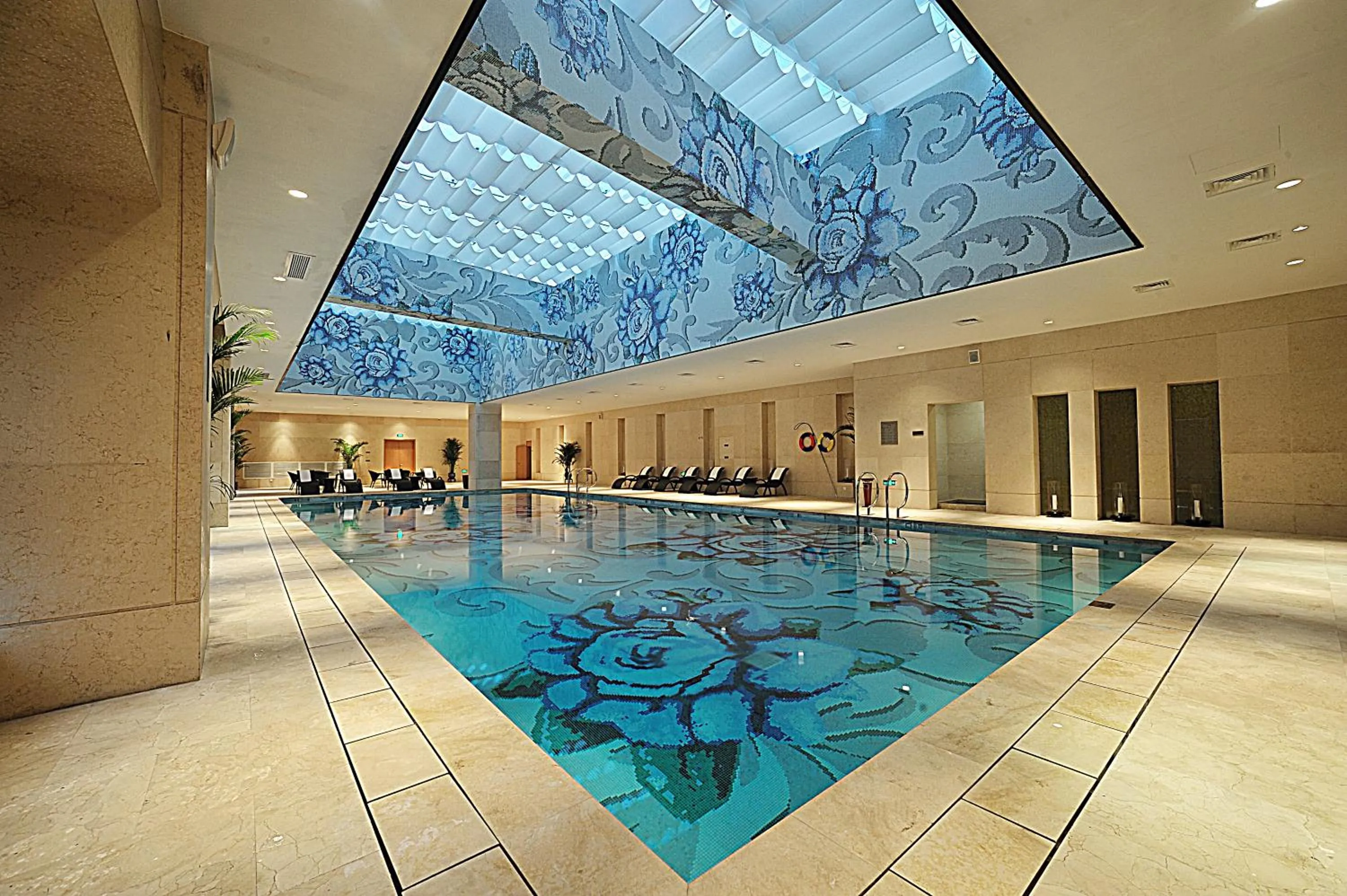 Swimming pool in Tai Zhou International Jinling Hotel