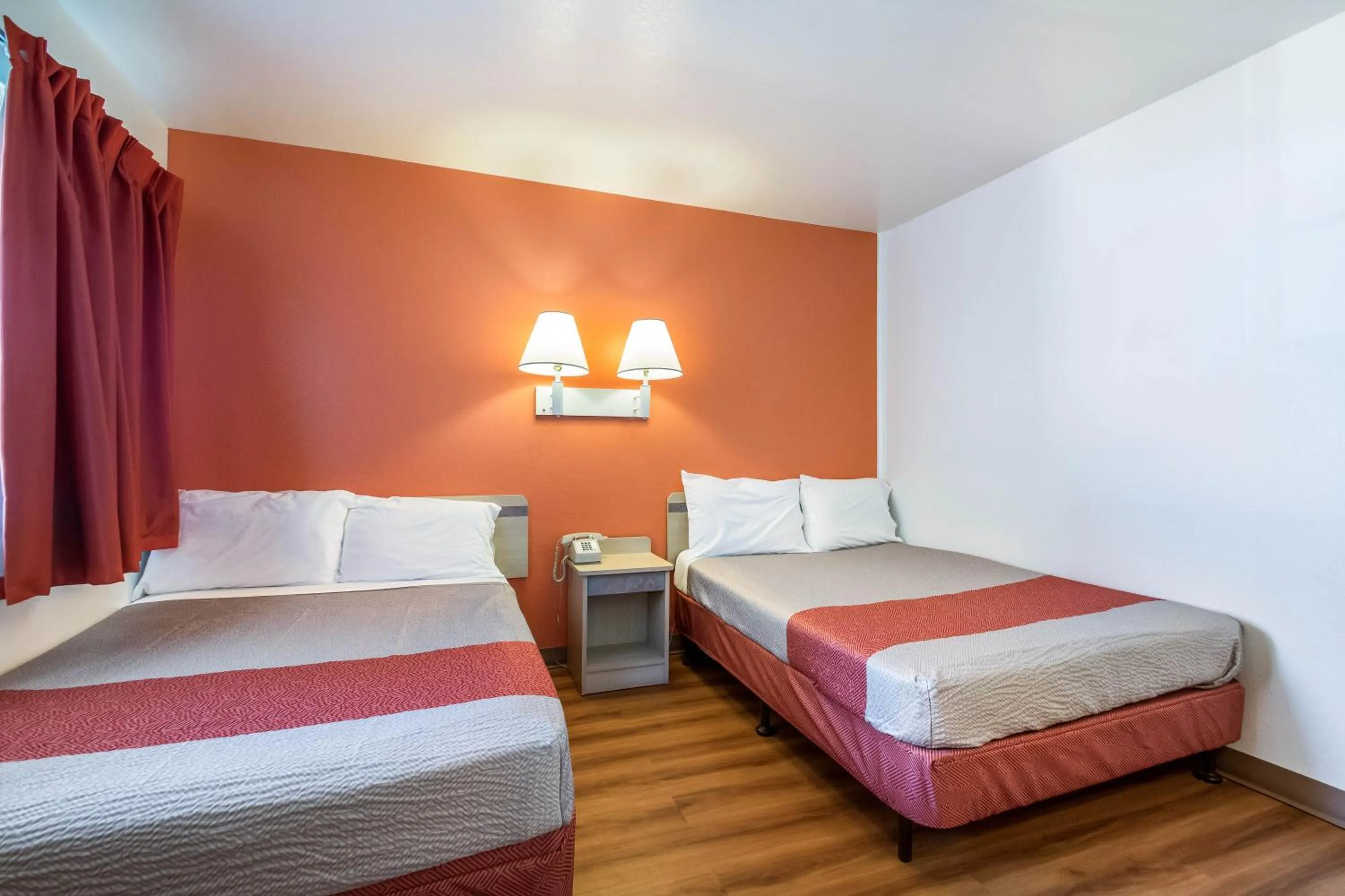 Bedroom, Bed in Motel 6 Wendover