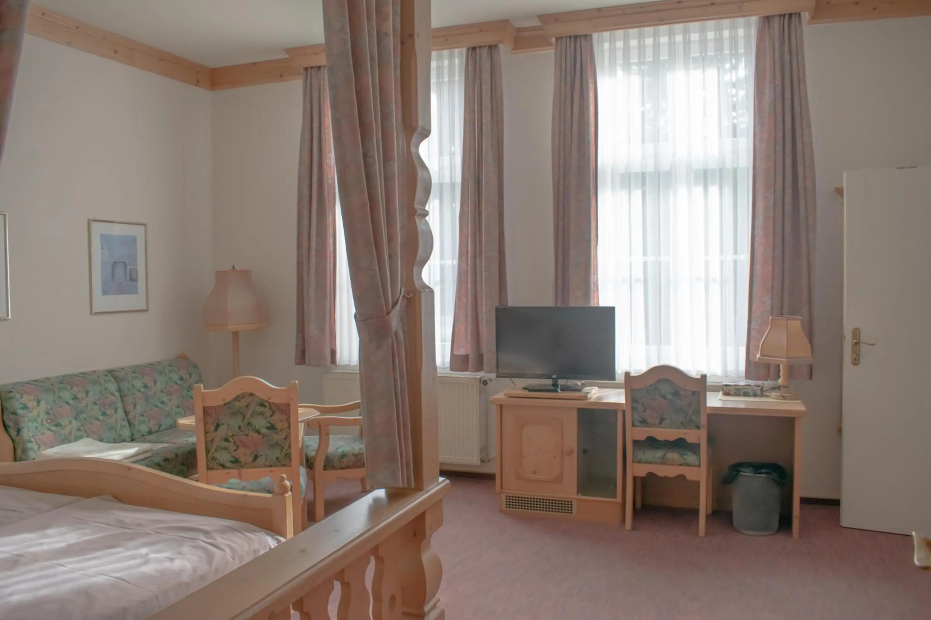 TV and multimedia, Bed in Pension Haus Marga