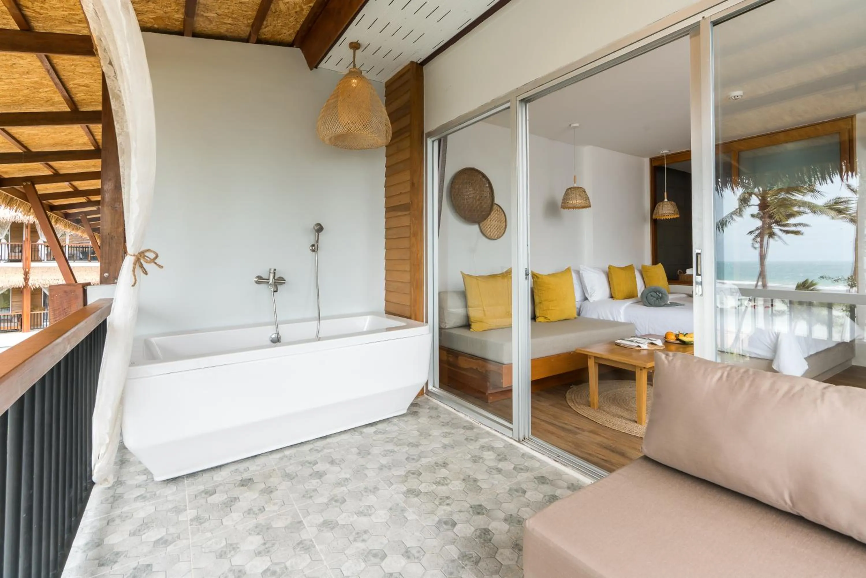 Hot Tub, Bed in Princess Paradise Koh Phangan