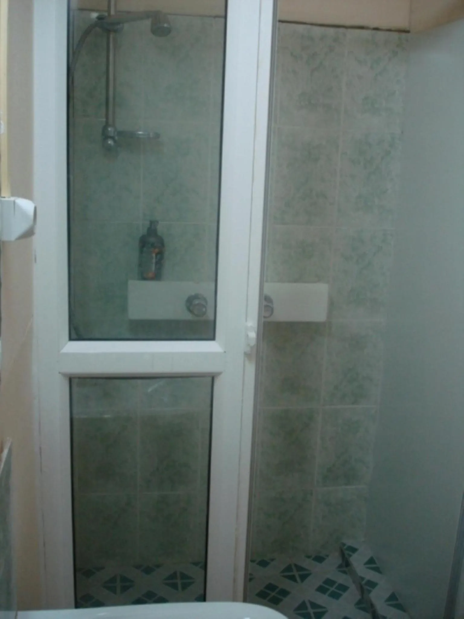 Shower in Auberge Le Saladier