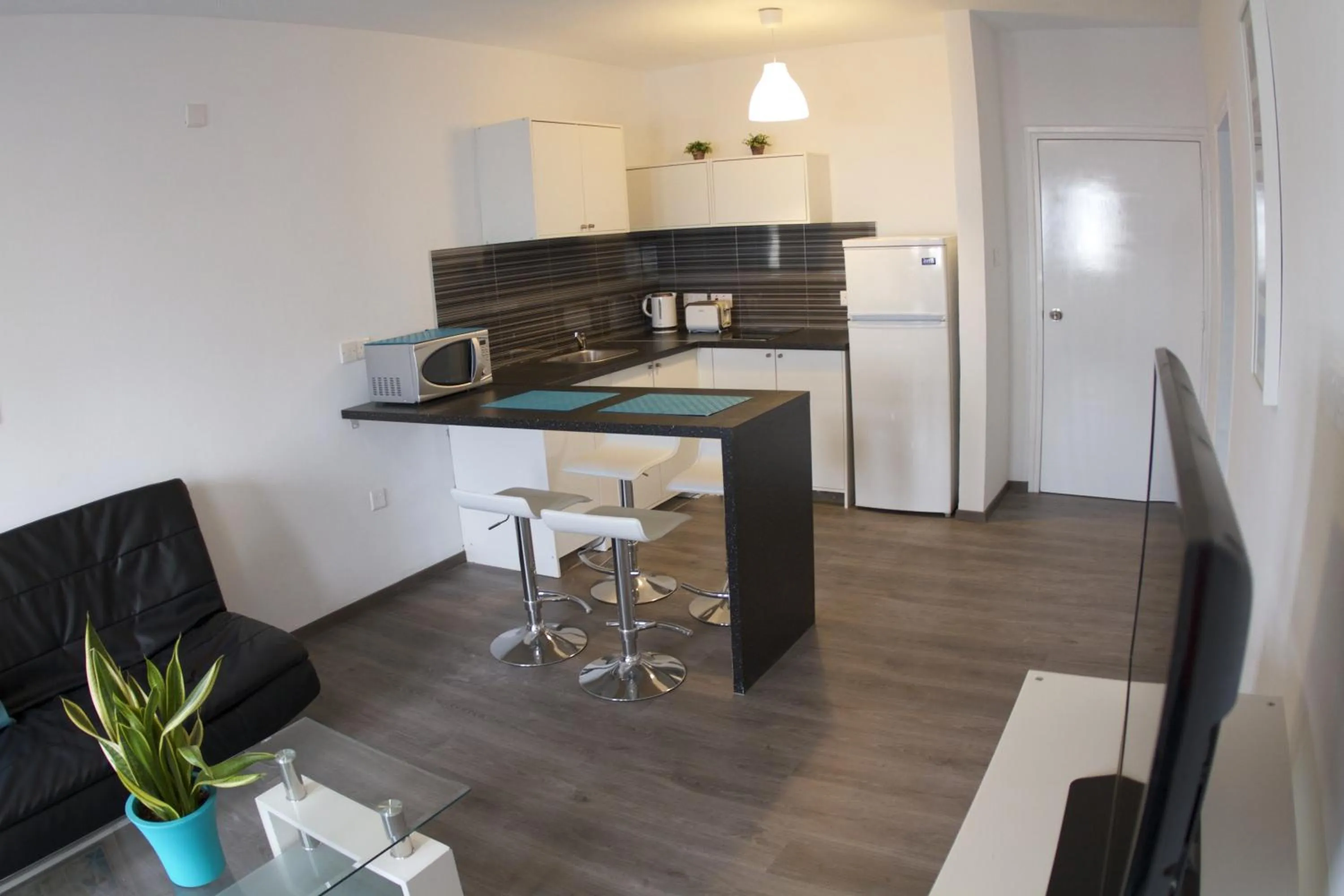Kitchen or kitchenette in Margarita Napa Apartments
