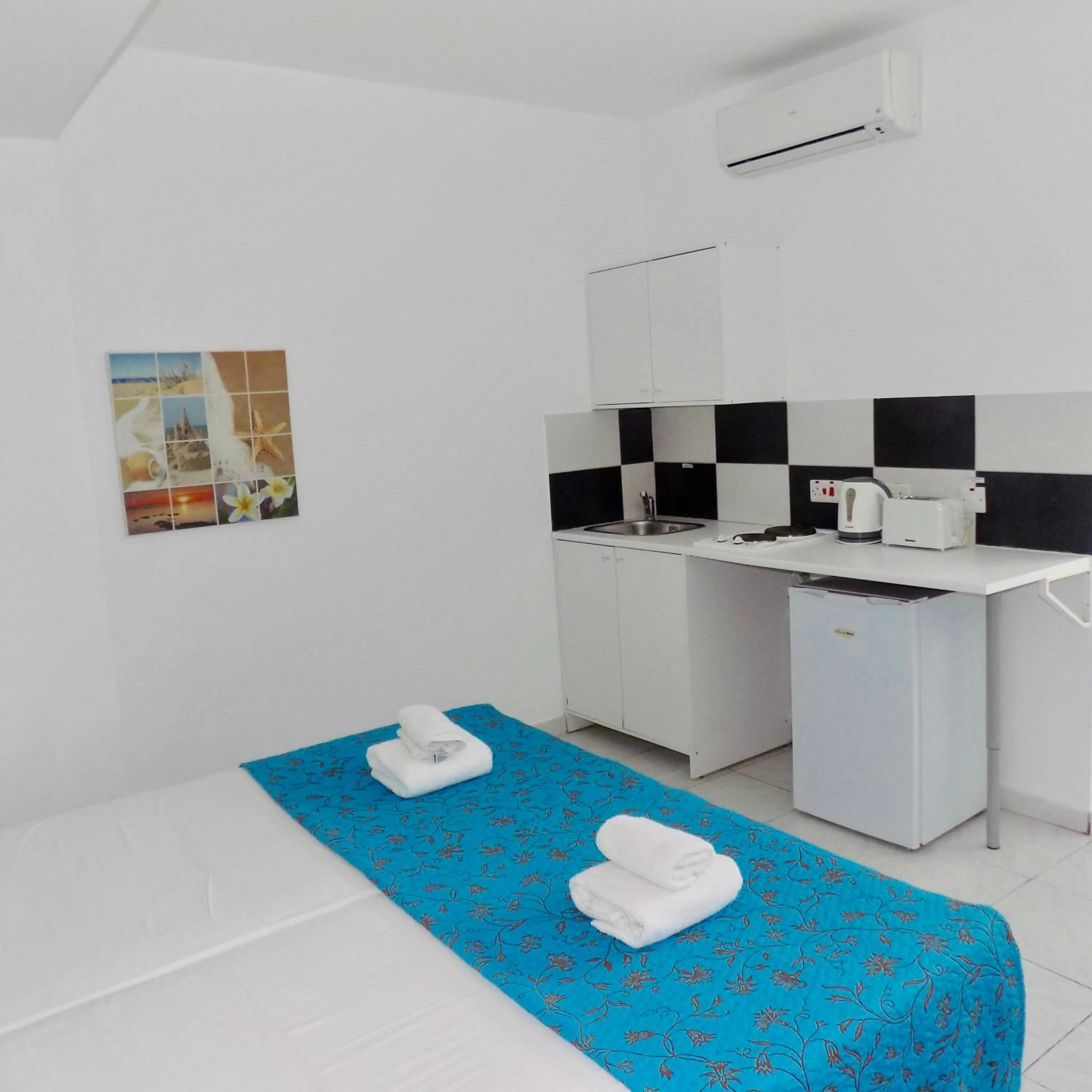 Kitchen or kitchenette in Margarita Napa Apartments