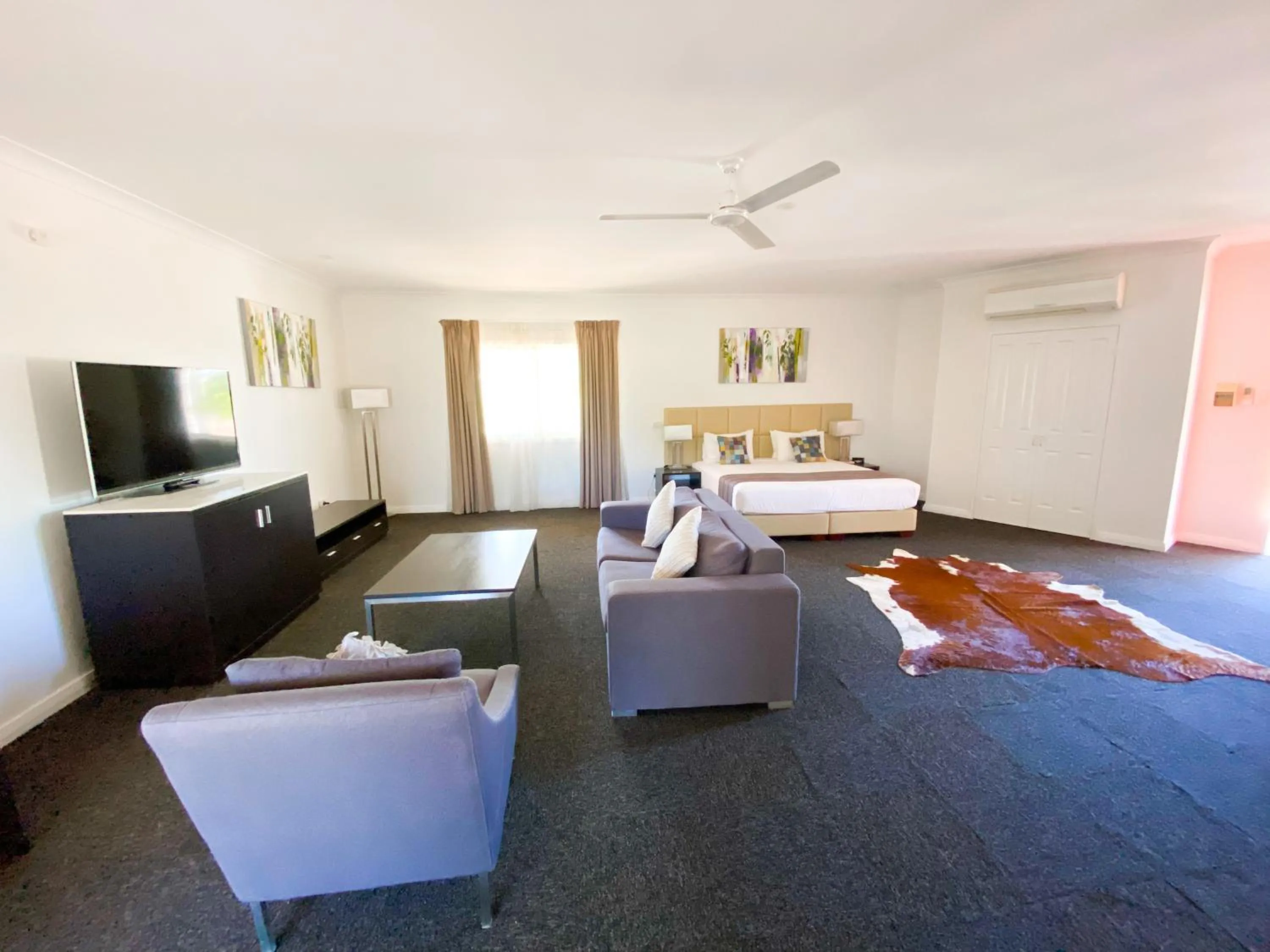 Bed in The Kimberley Grande Resort