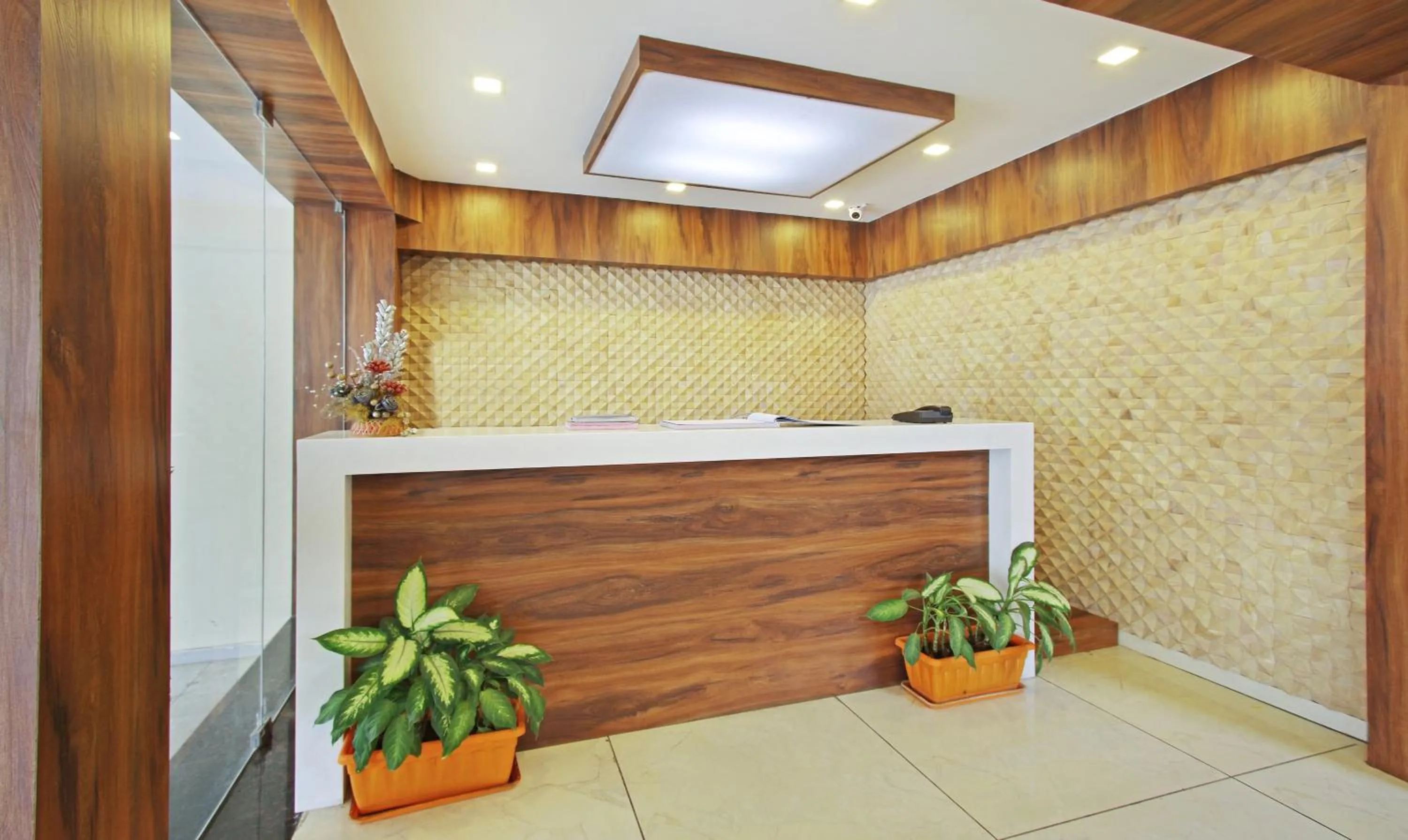 Lobby or reception in Itsy Hotels Jansi Residency