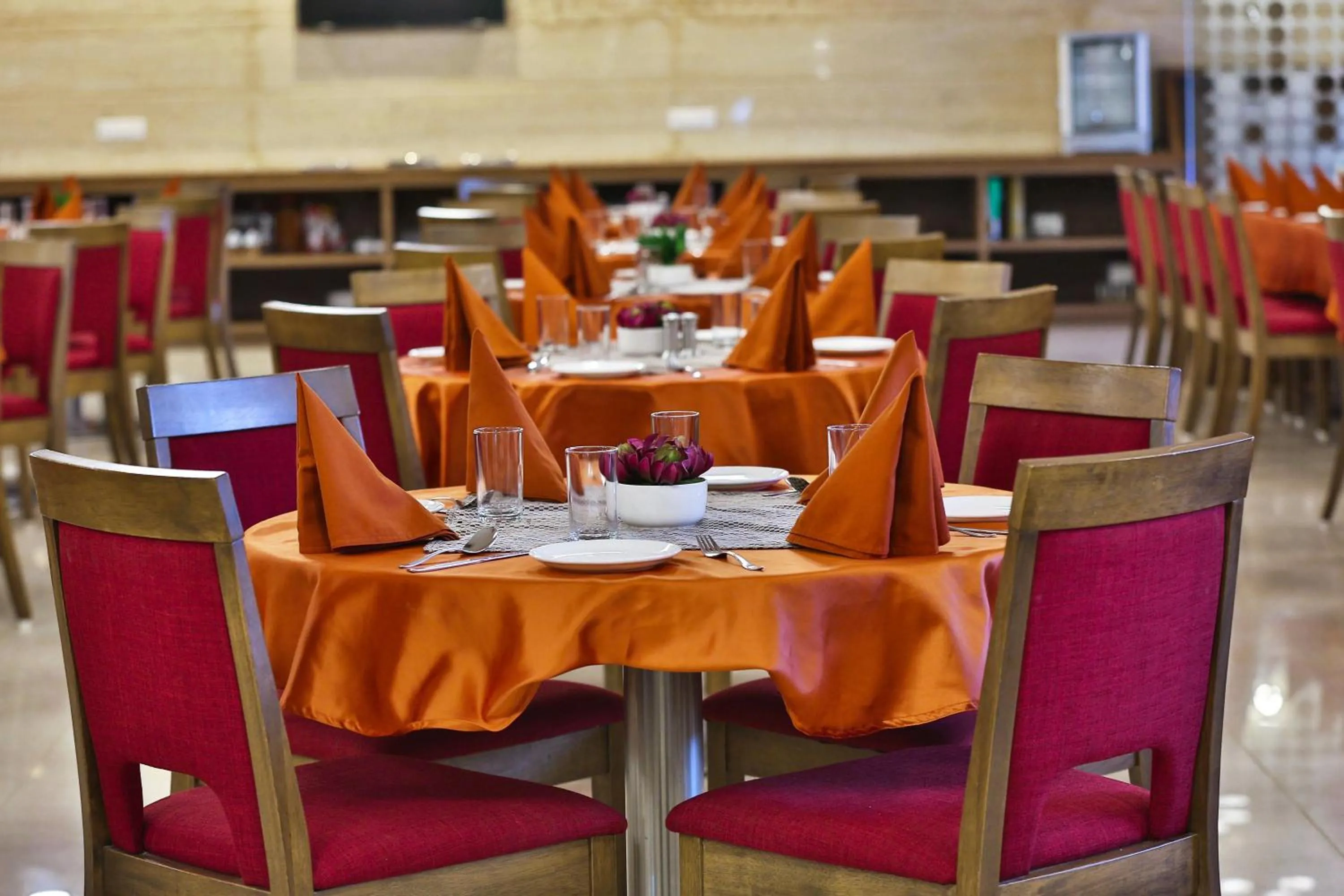 Restaurant/places to eat in Club Mahindra Dwarka