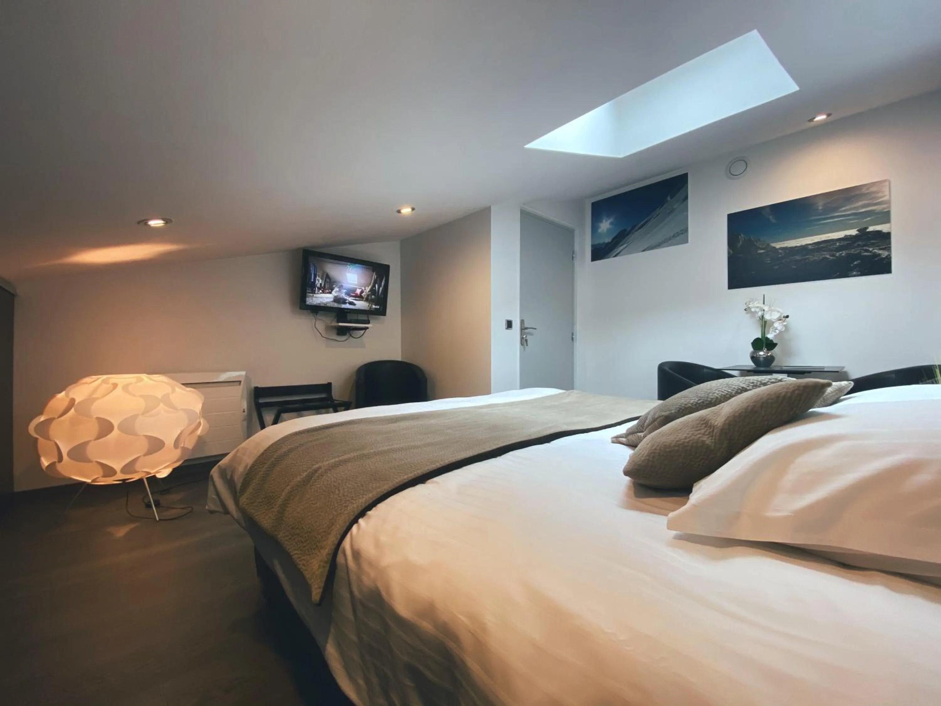 Bed in Aux 500 Diables Eco Lodge - Hotel