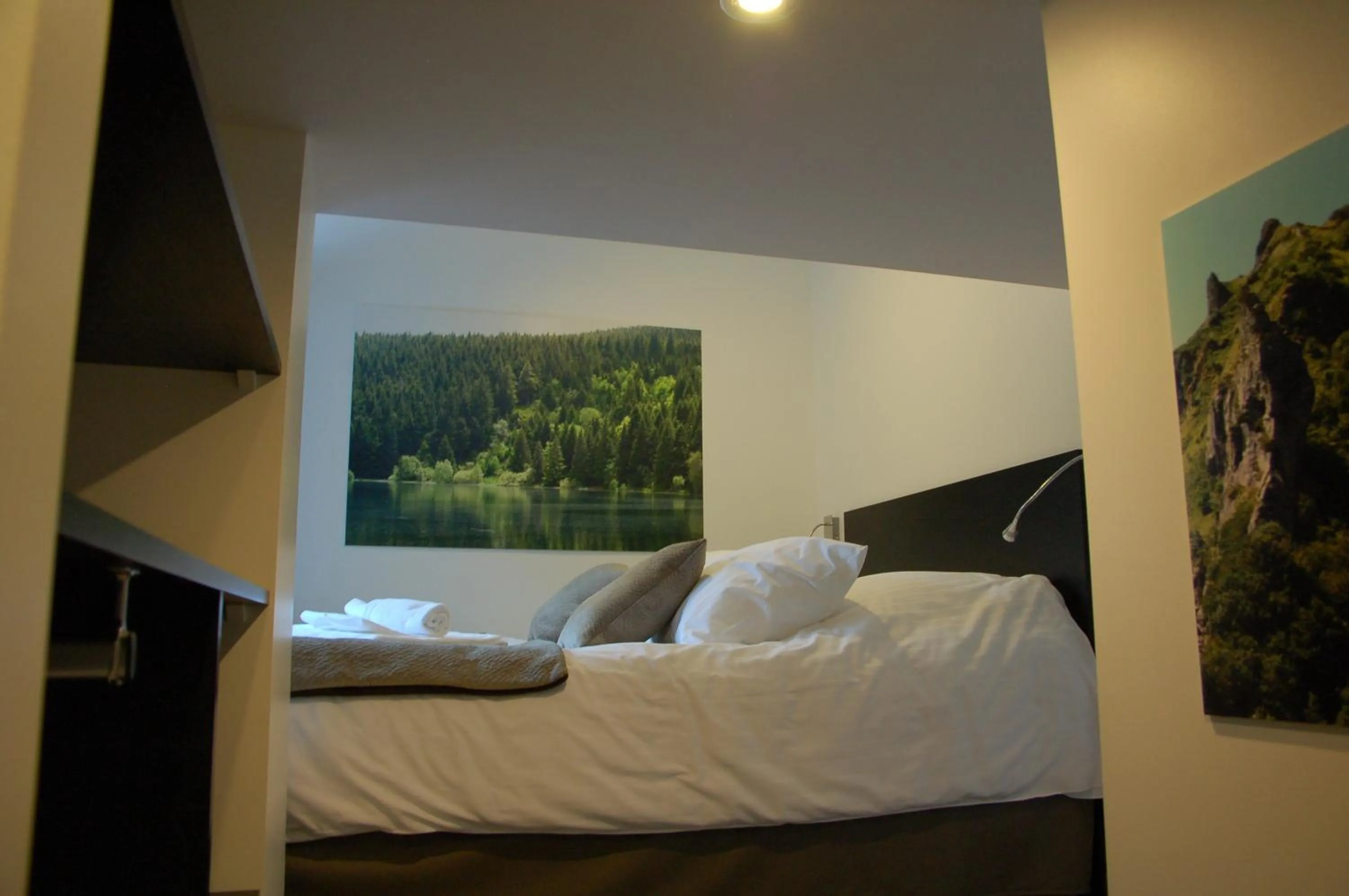 Bed in Aux 500 Diables Eco Lodge - Hotel