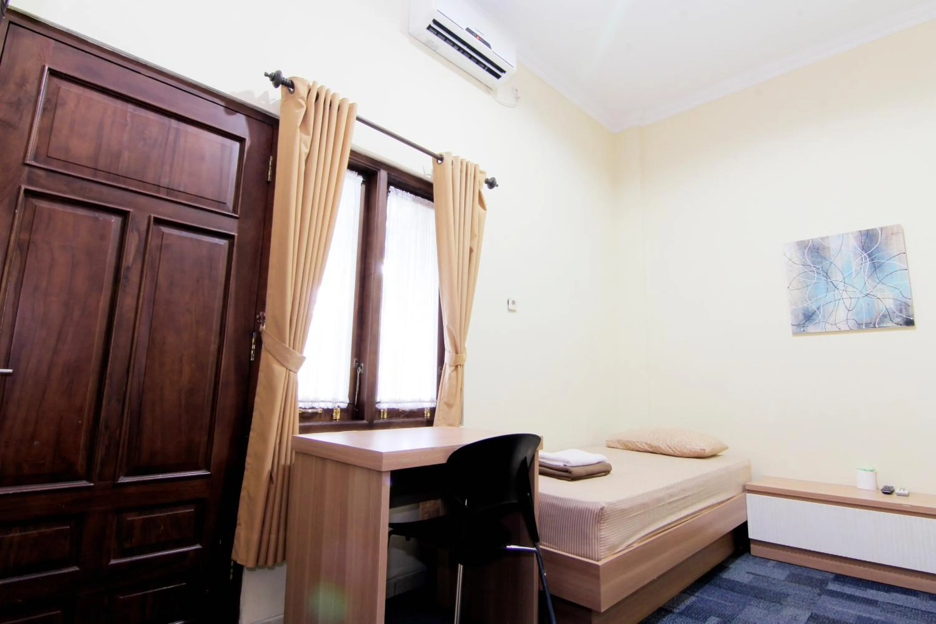 Photo of the whole room, Bed in Embe Joglo Homestay