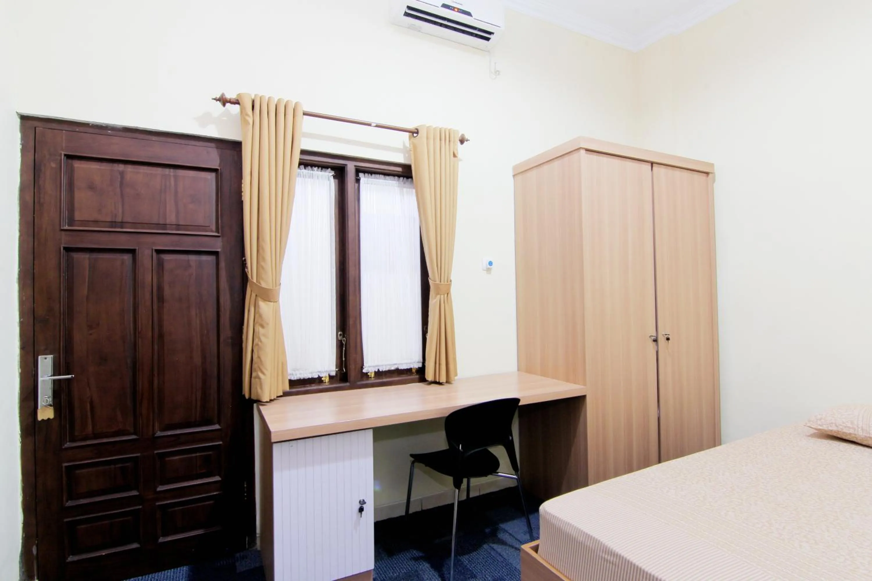 Photo of the whole room, Bed in Embe Joglo Homestay