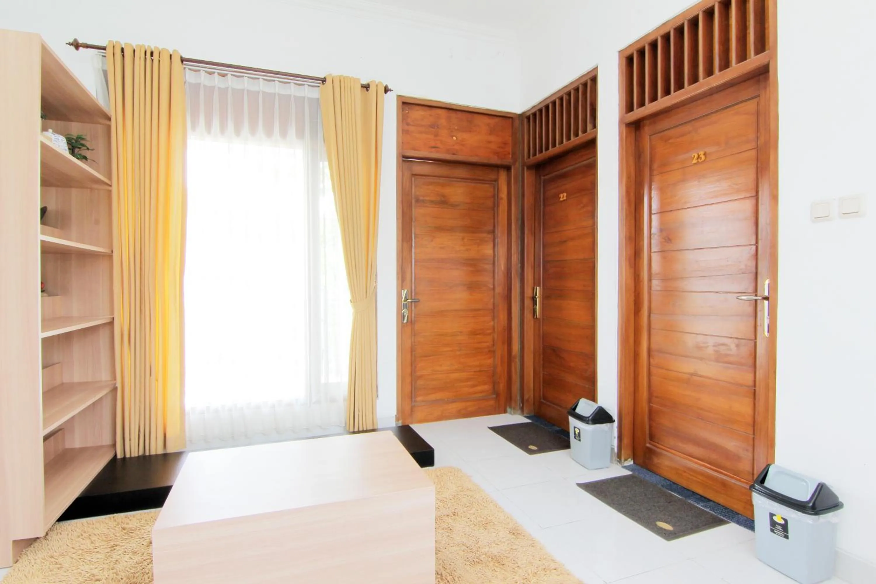 TV and multimedia, Bed in Embe Joglo Homestay