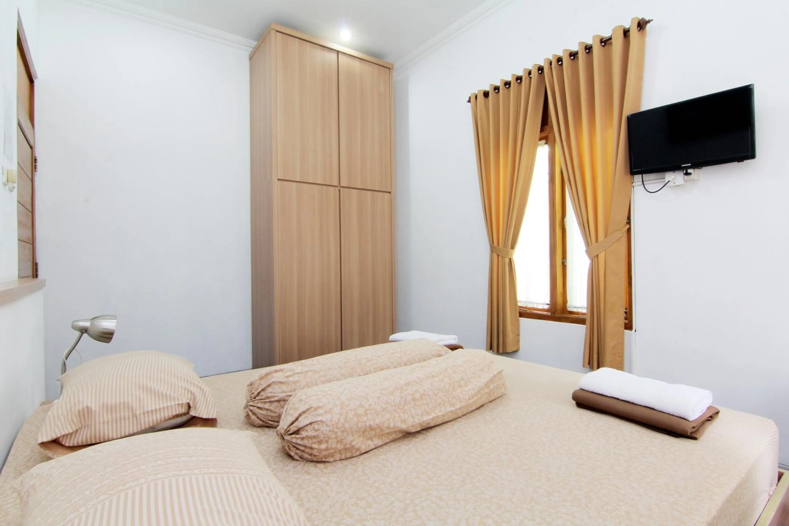 Bedroom, Bed in Embe Joglo Homestay