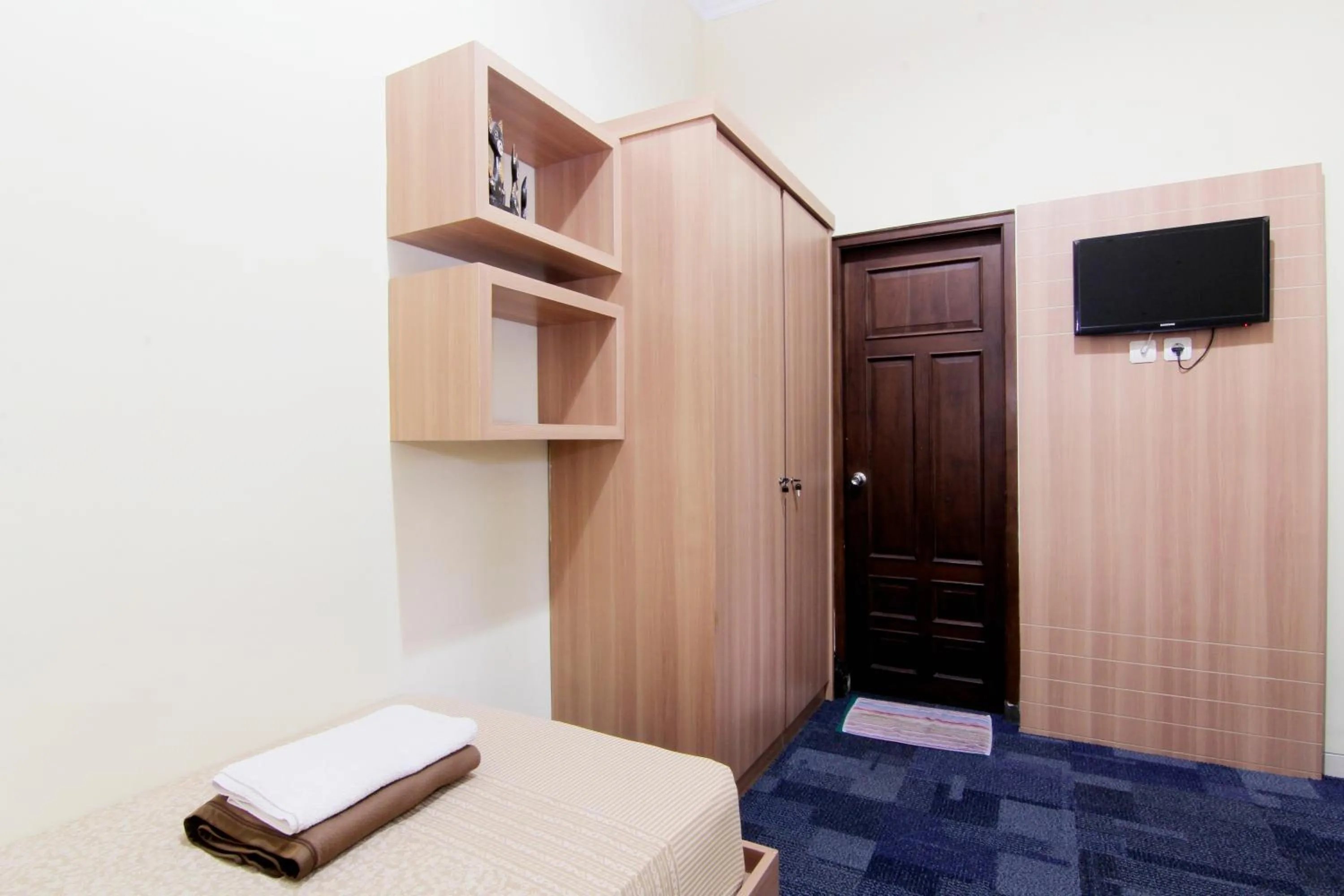 Photo of the whole room in Embe Joglo Homestay