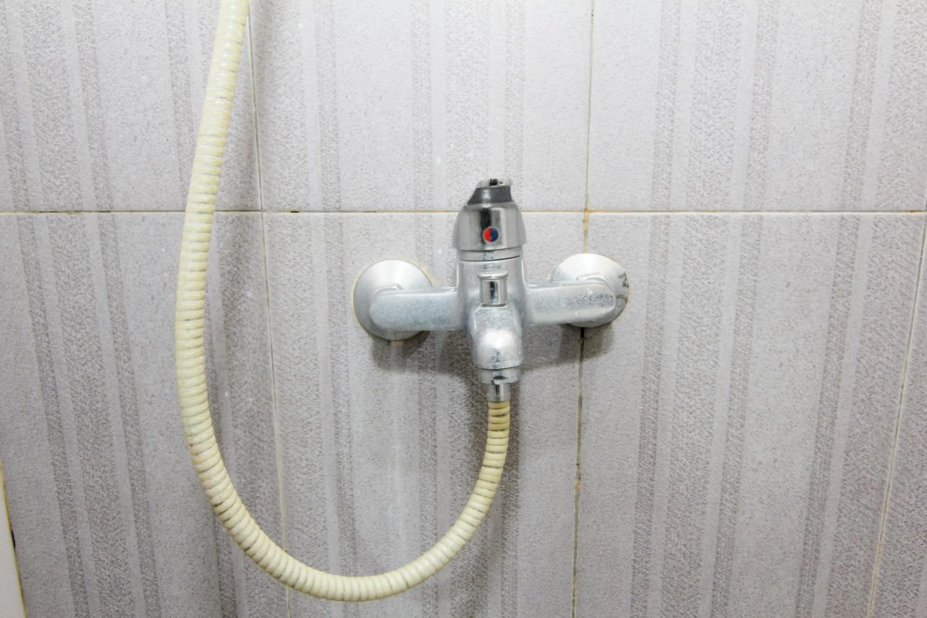 Shower in Embe Joglo Homestay