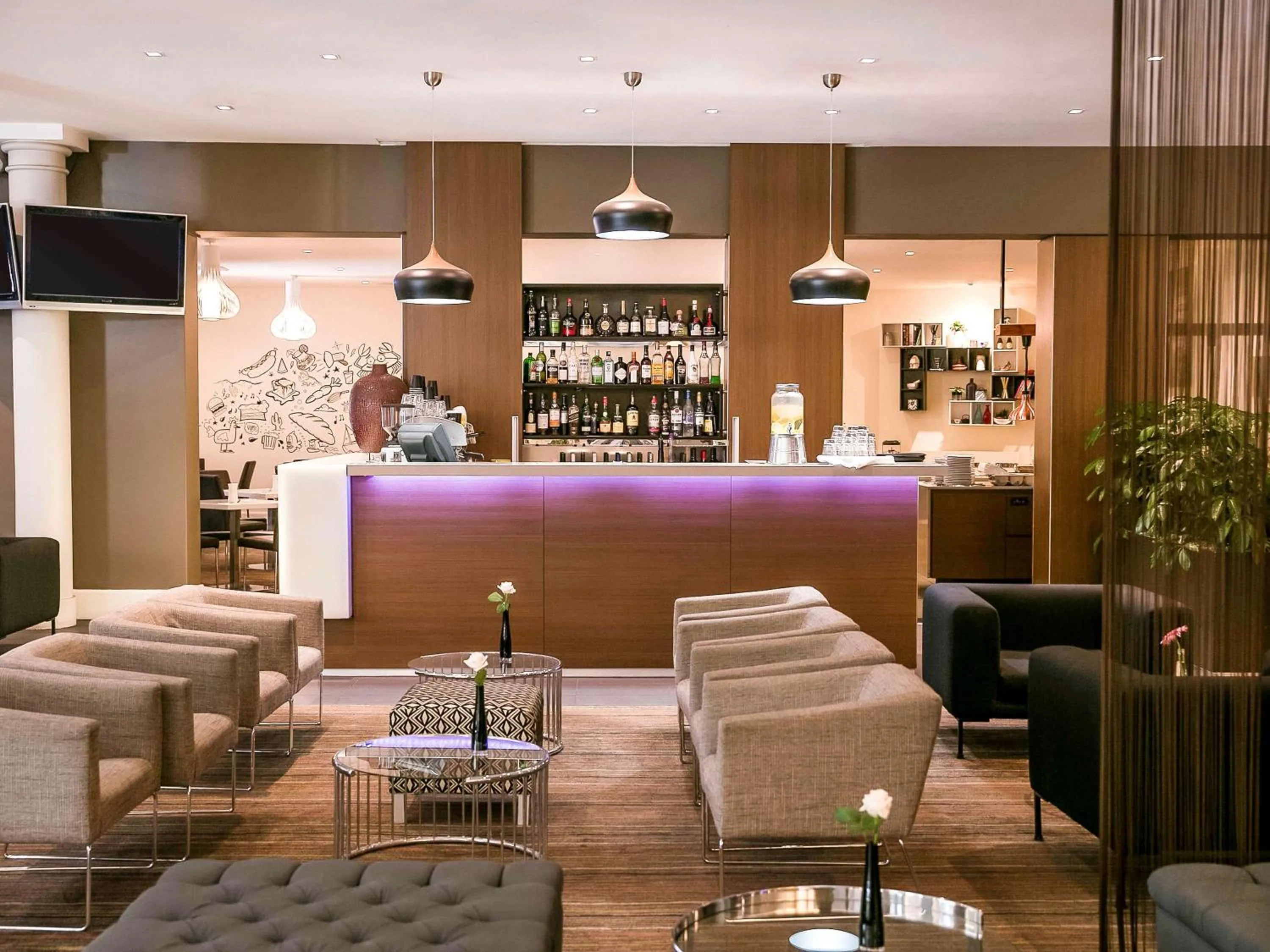 Lounge or bar in Sydney Central Hotel managed by The Ascott Limited