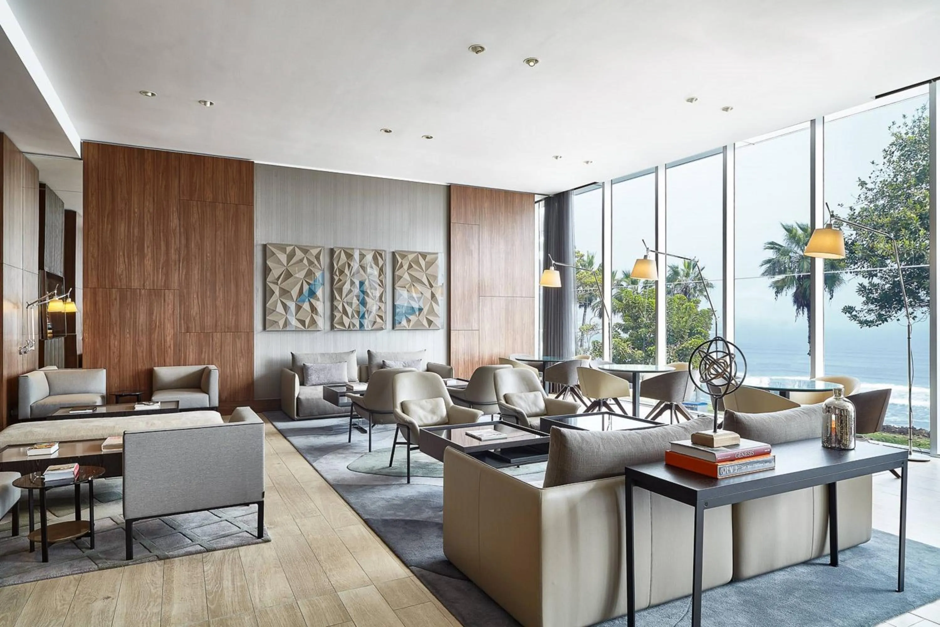 Lounge or bar in AC Hotel by Marriott Lima Miraflores