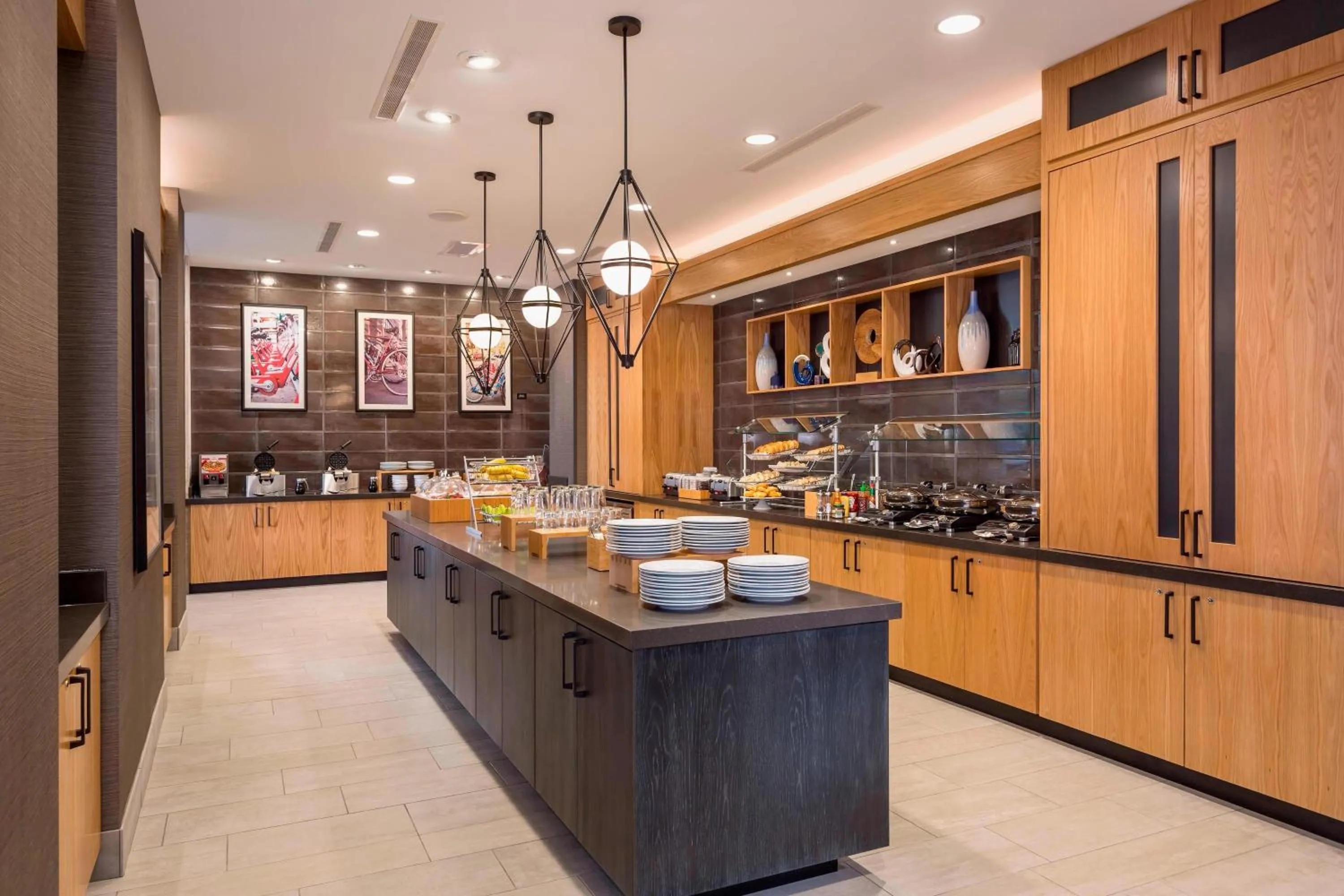 Breakfast in SpringHill Suites Madison