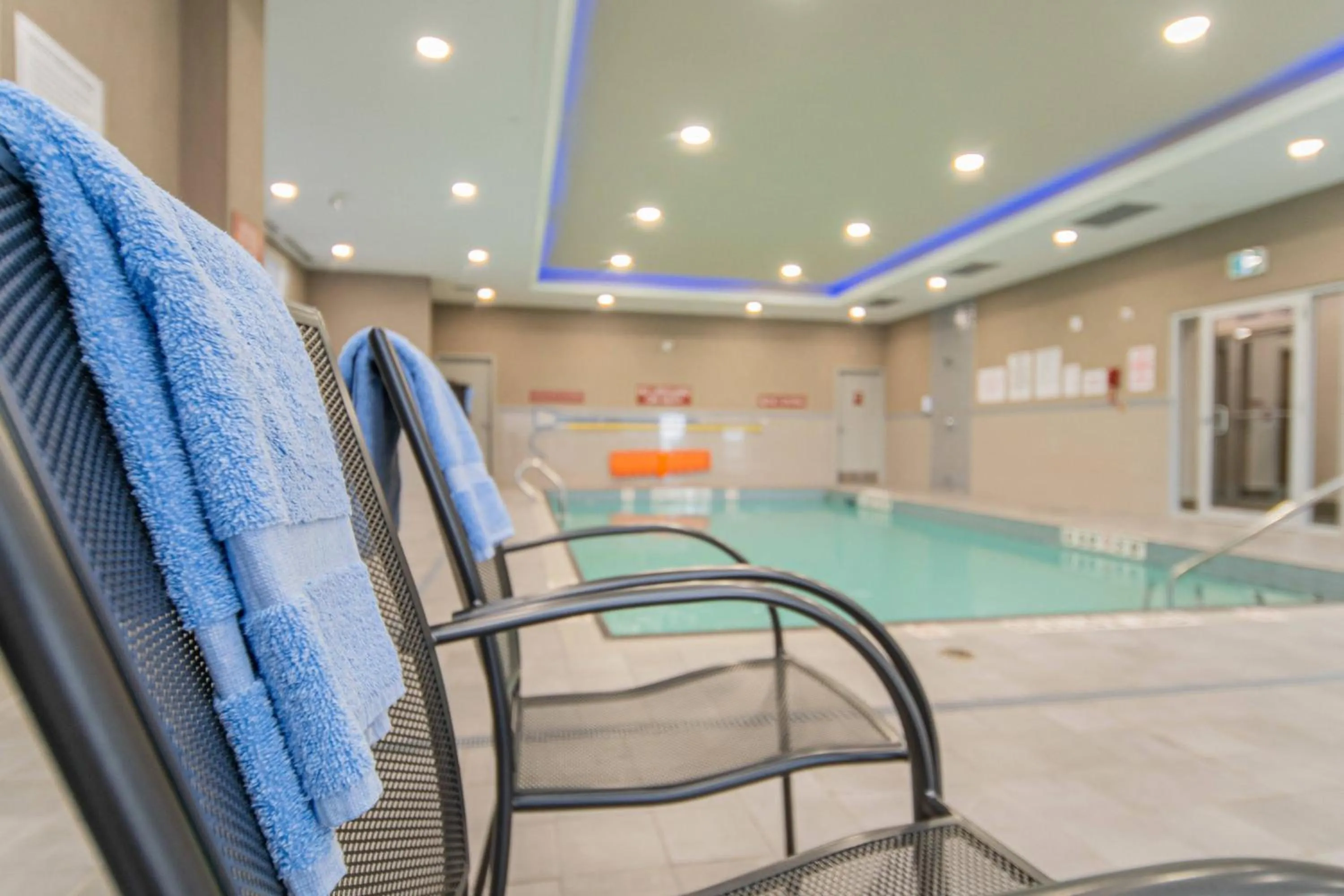 Swimming pool in TownePlace Suites by Marriott Brantford and Conference Centre