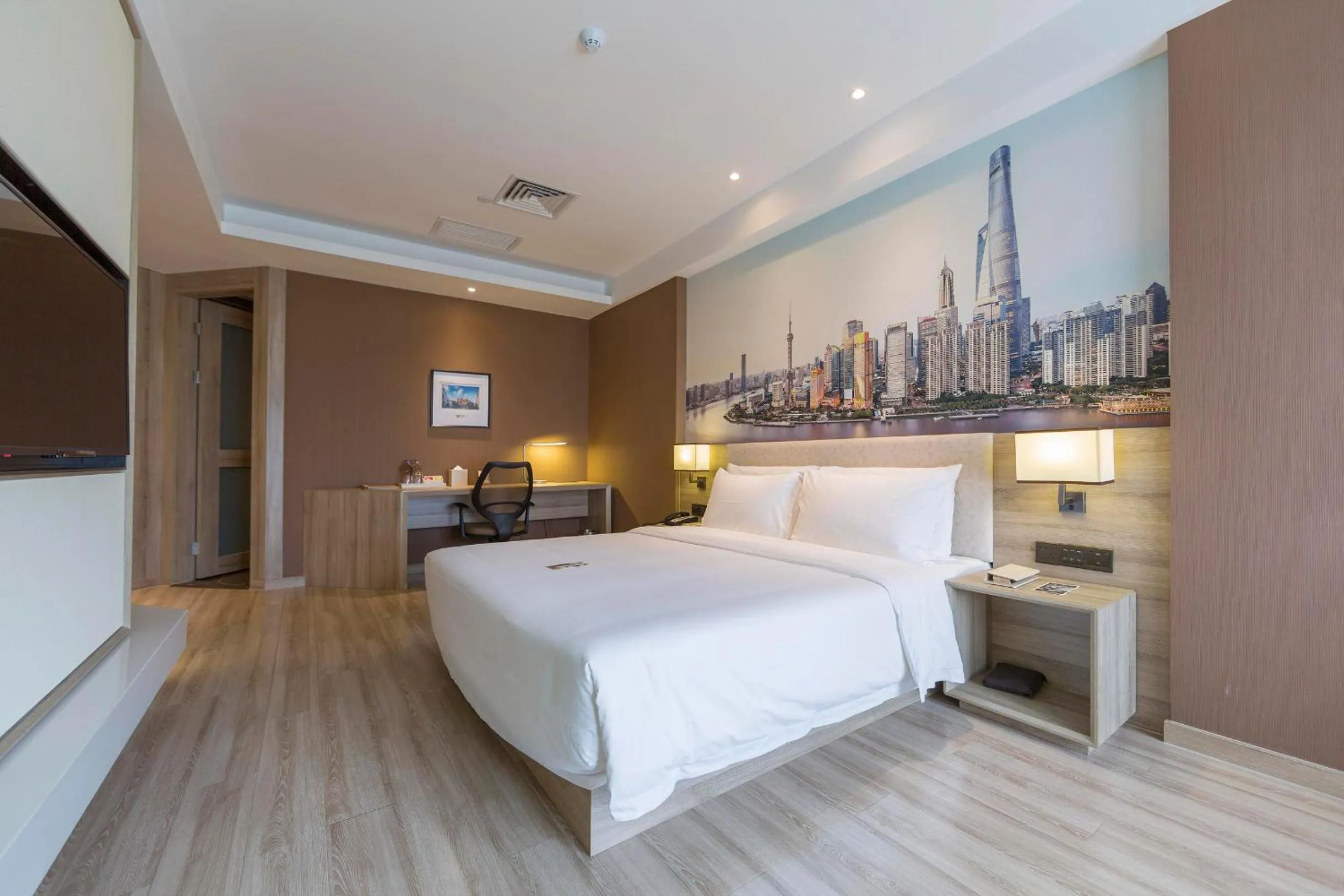 Photo of the whole room, Bed in Atour Hotel Shanghai Xinzhuang