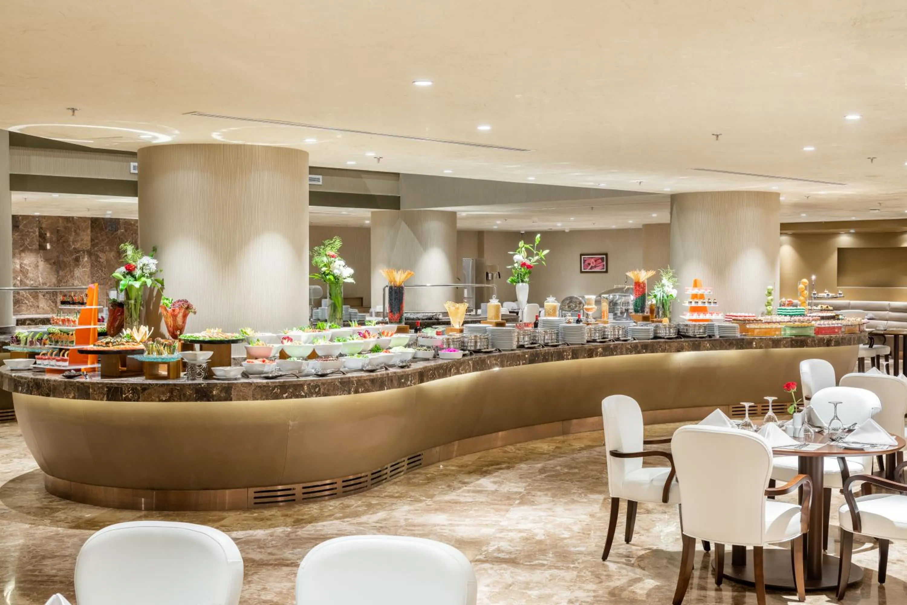 Restaurant/places to eat in Millennium Makkah Al Naseem