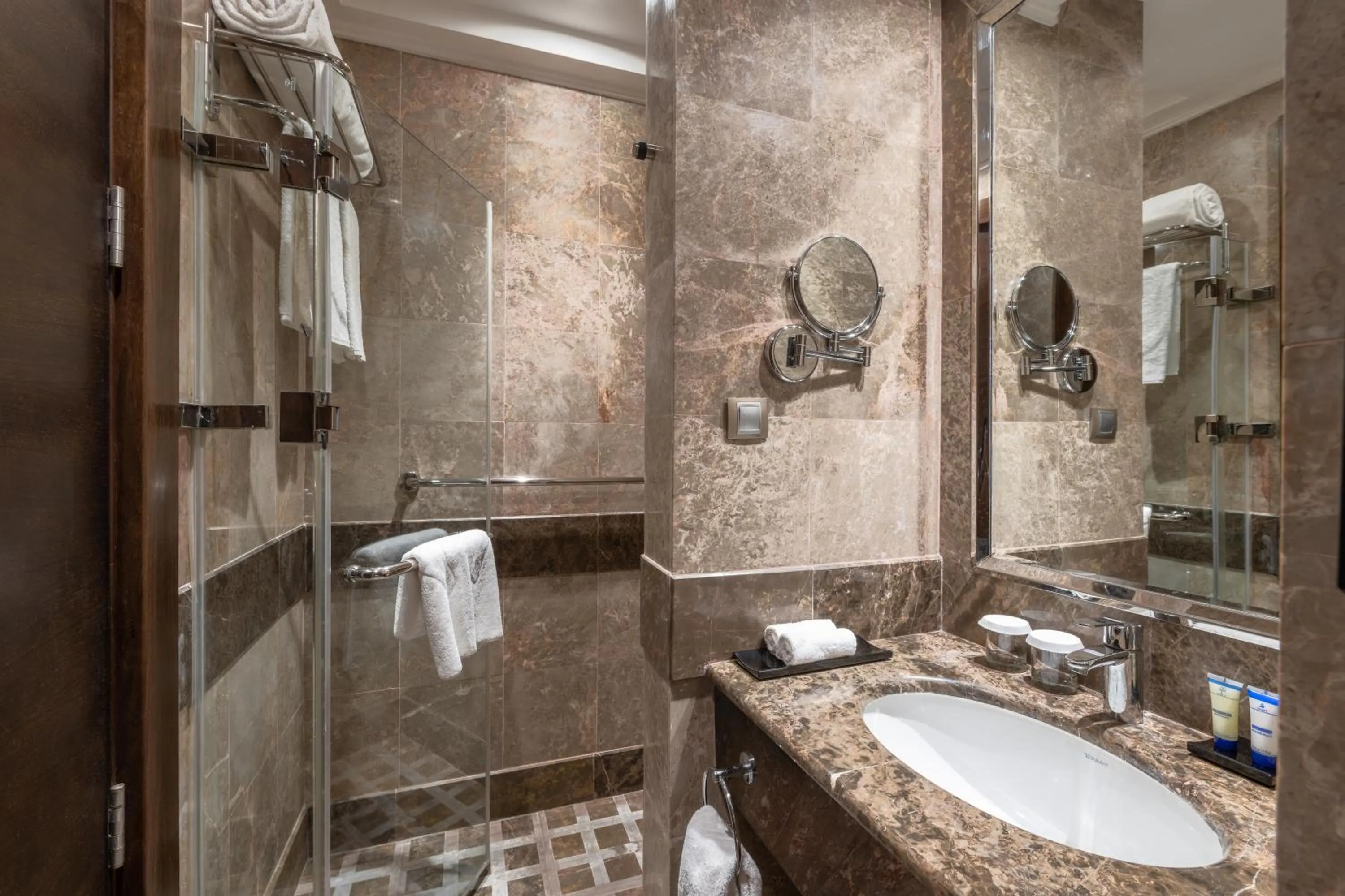 Bathroom in Millennium Makkah Al Naseem