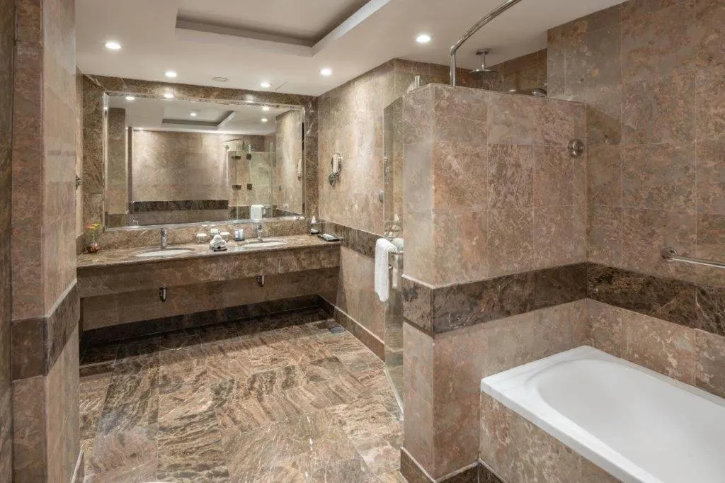 Toilet in Millennium Makkah Al Naseem