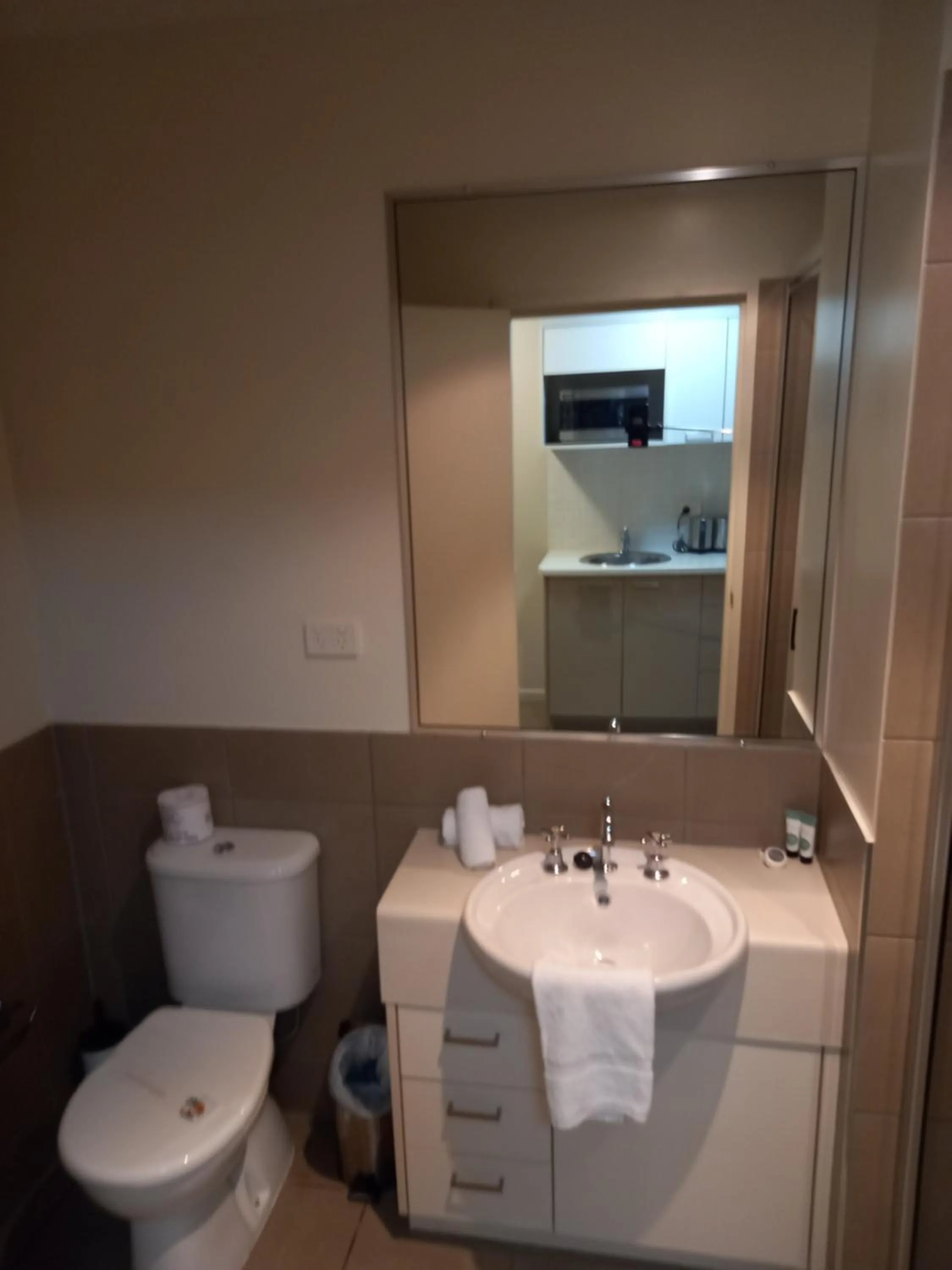 Coffee/tea facilities in Gladstone Downtown Central Apartment Hotel Official