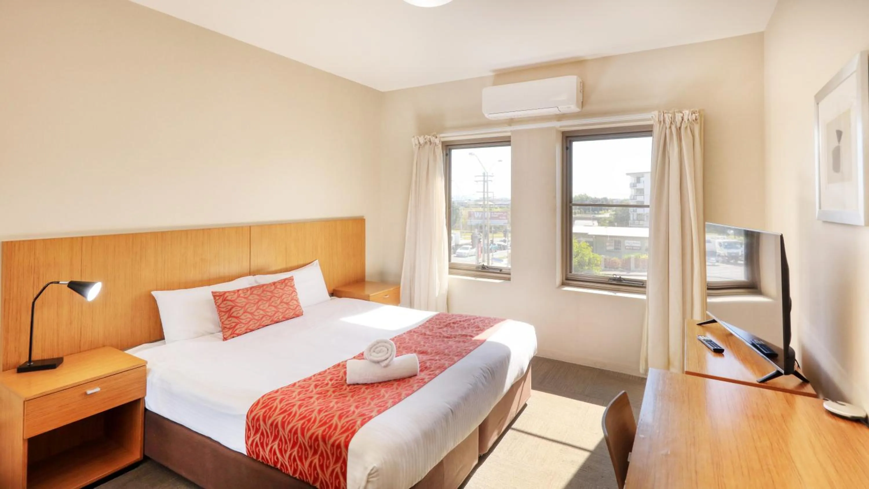 Bedroom, Bed in Gladstone Downtown Central Apartment Hotel Official