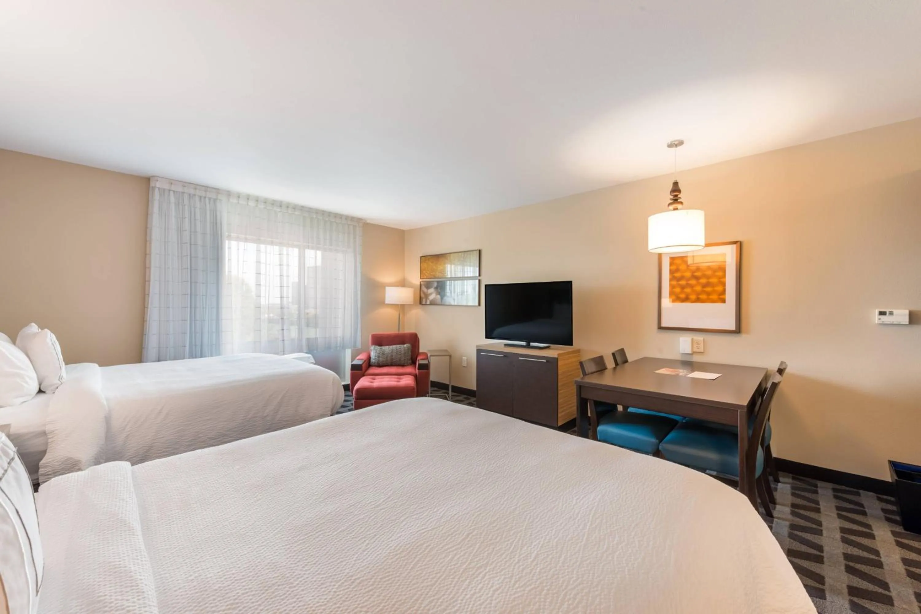 Photo of the whole room, Bed in TownePlace Suites by Marriott Greensboro Coliseum Area