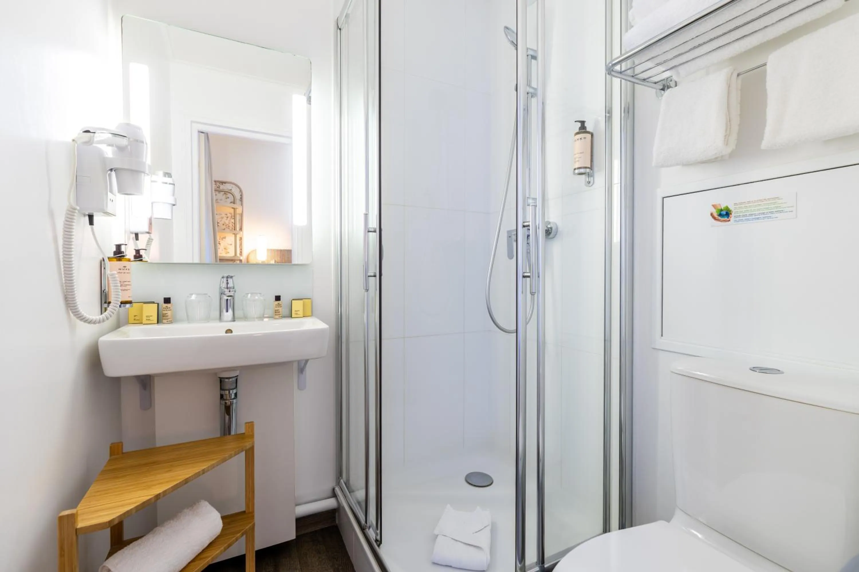 Shower in Hotel d'Espagne